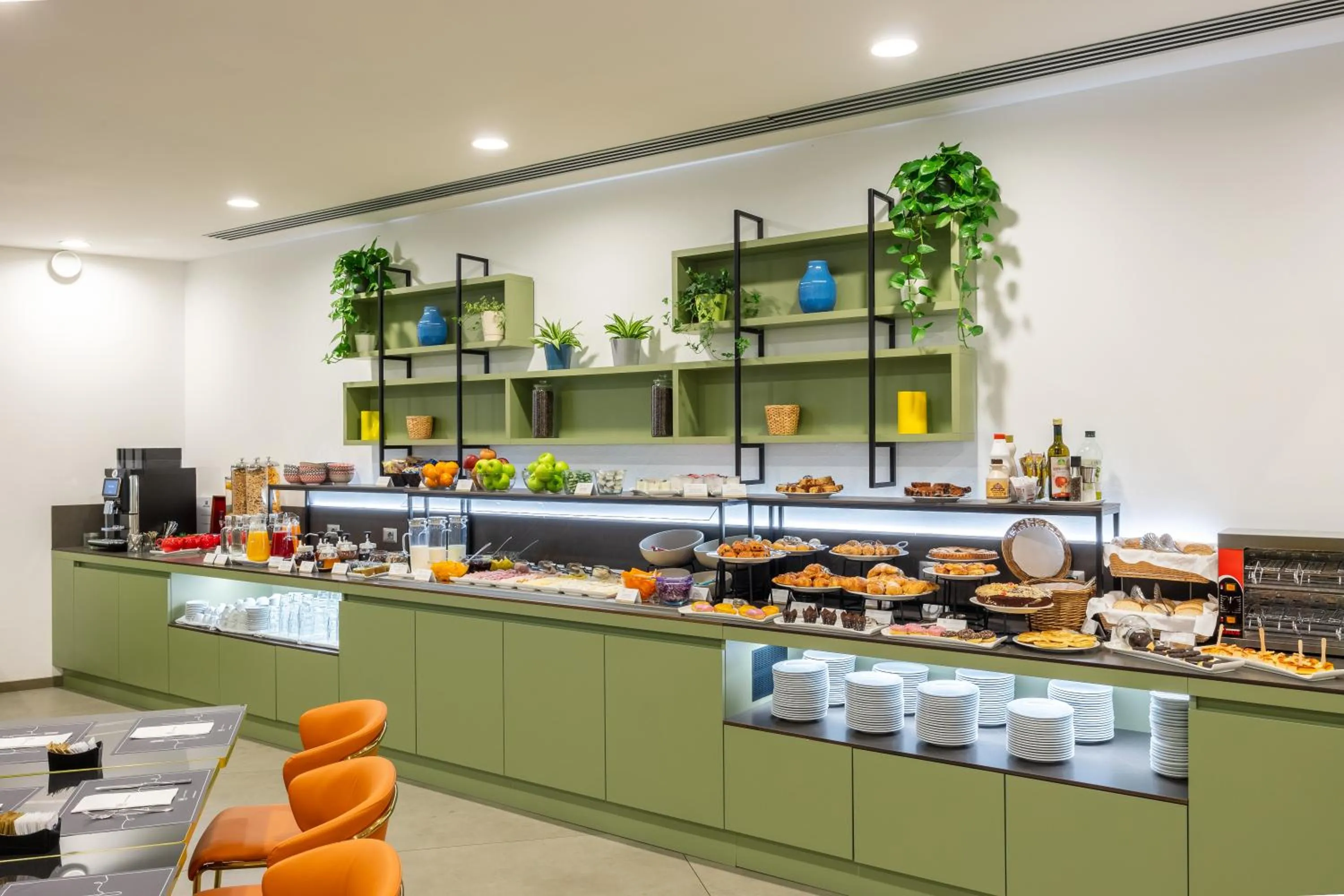 Breakfast in IH Hotels Milano Centrale