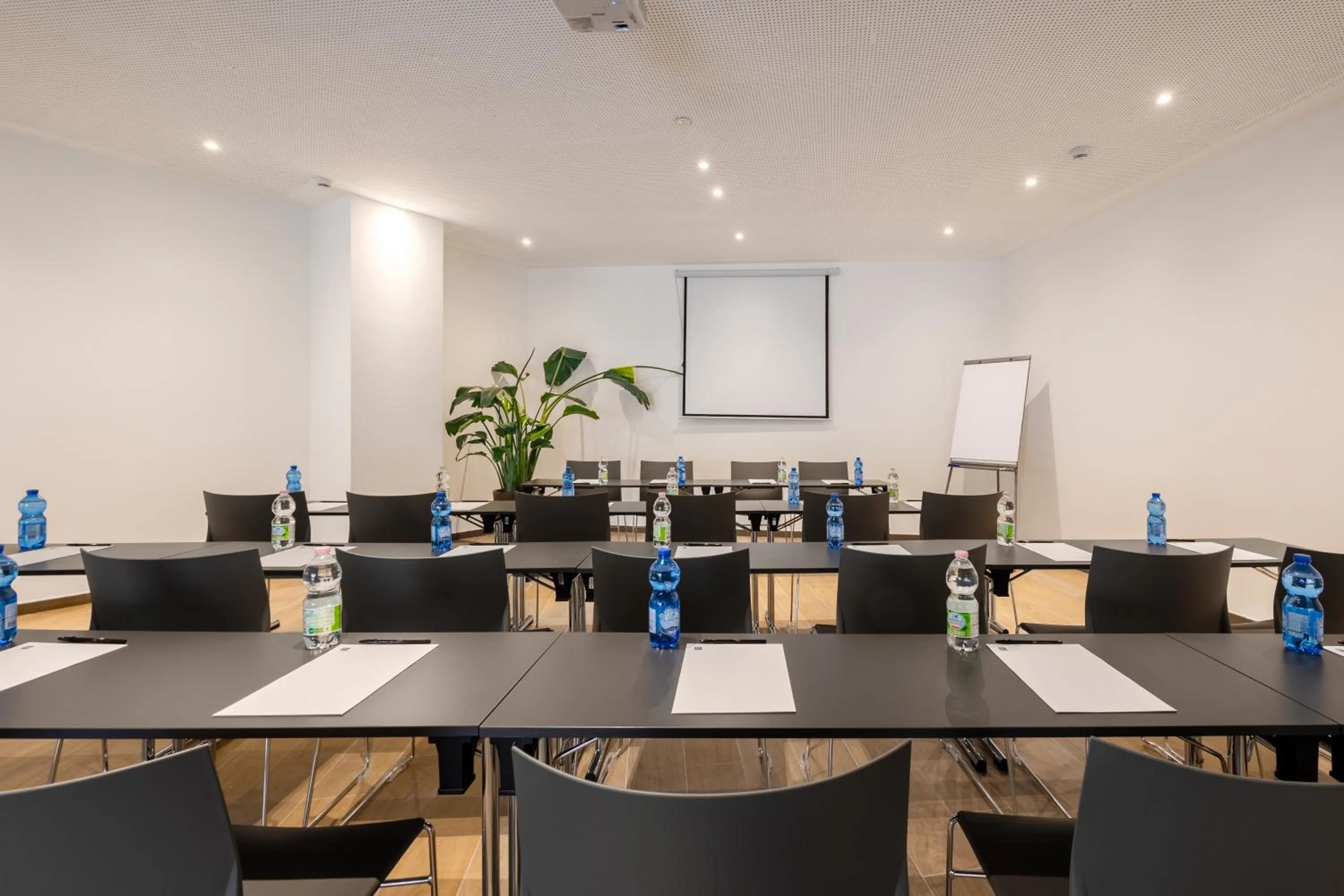 Meeting/conference room in IH Hotels Milano Centrale