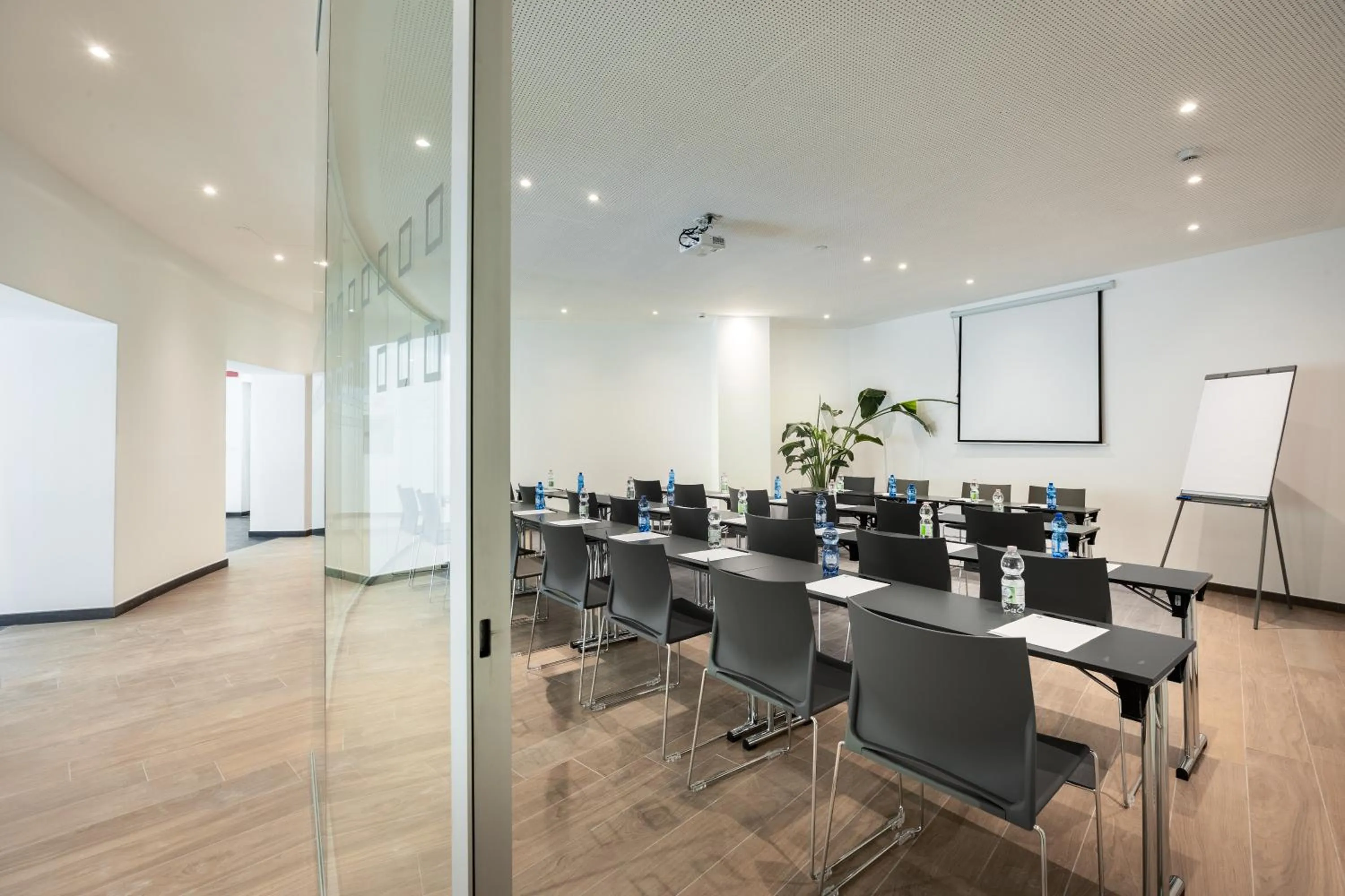 Meeting/conference room in IH Hotels Milano Centrale