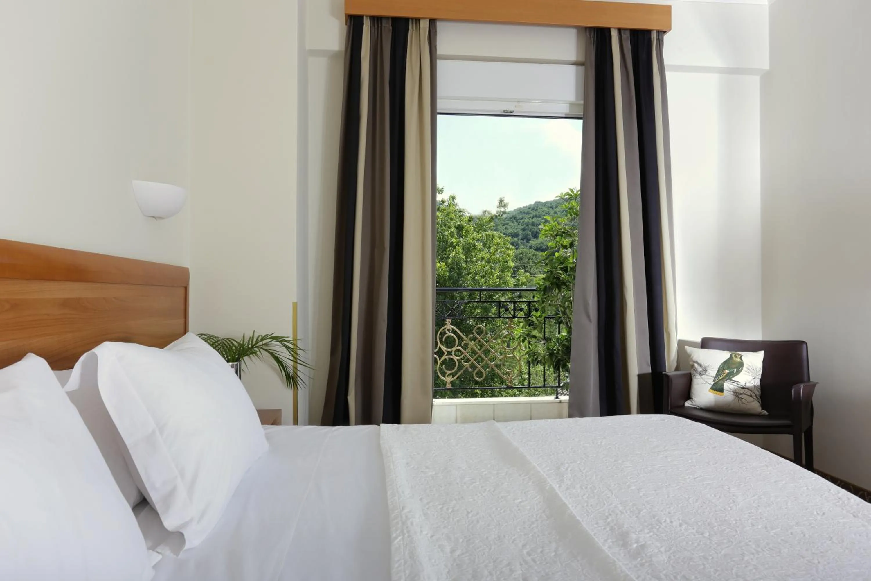 Photo of the whole room, Bed in Chloe Luxury Hotel