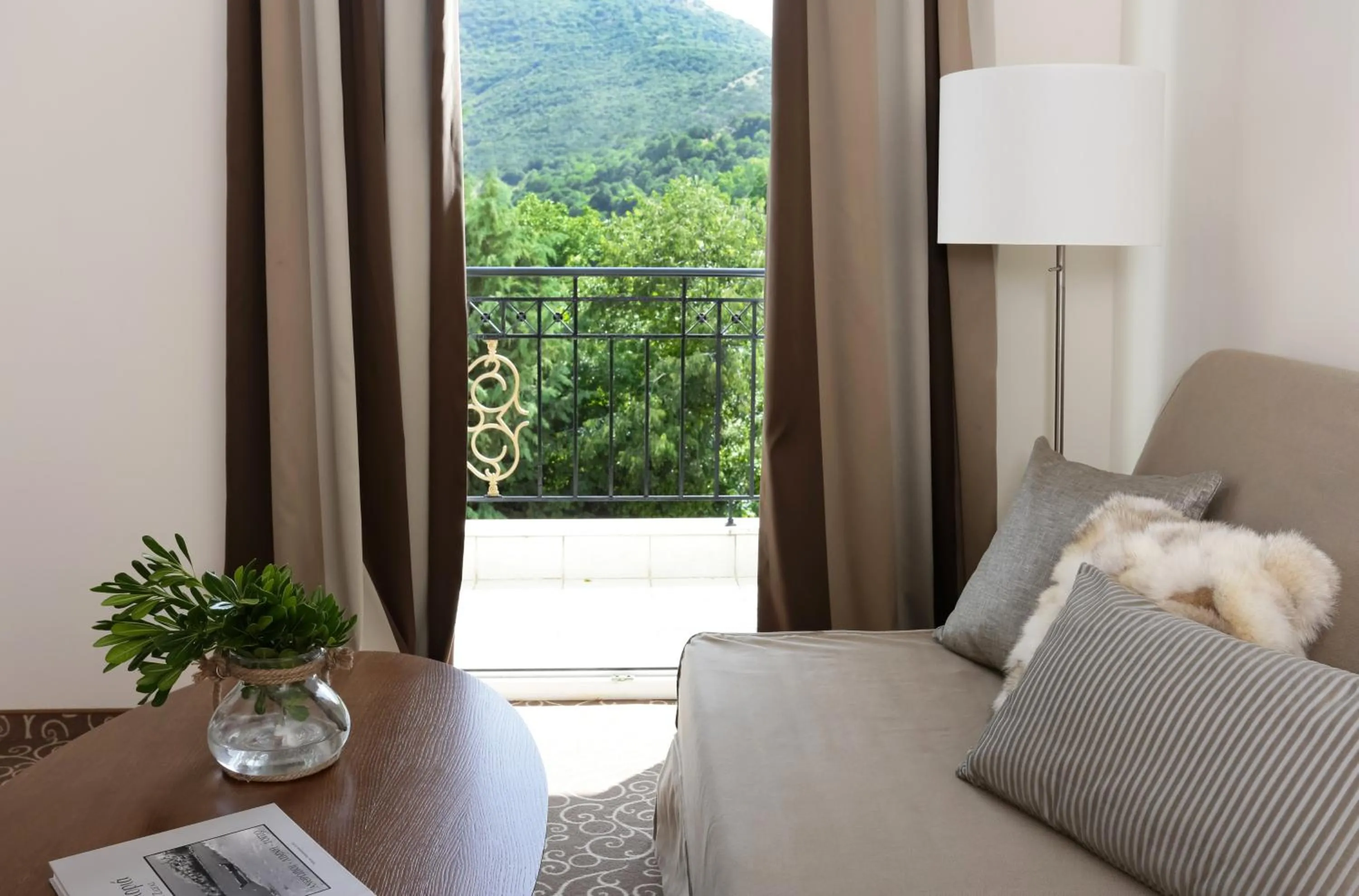 Decorative detail in Chloe Luxury Hotel