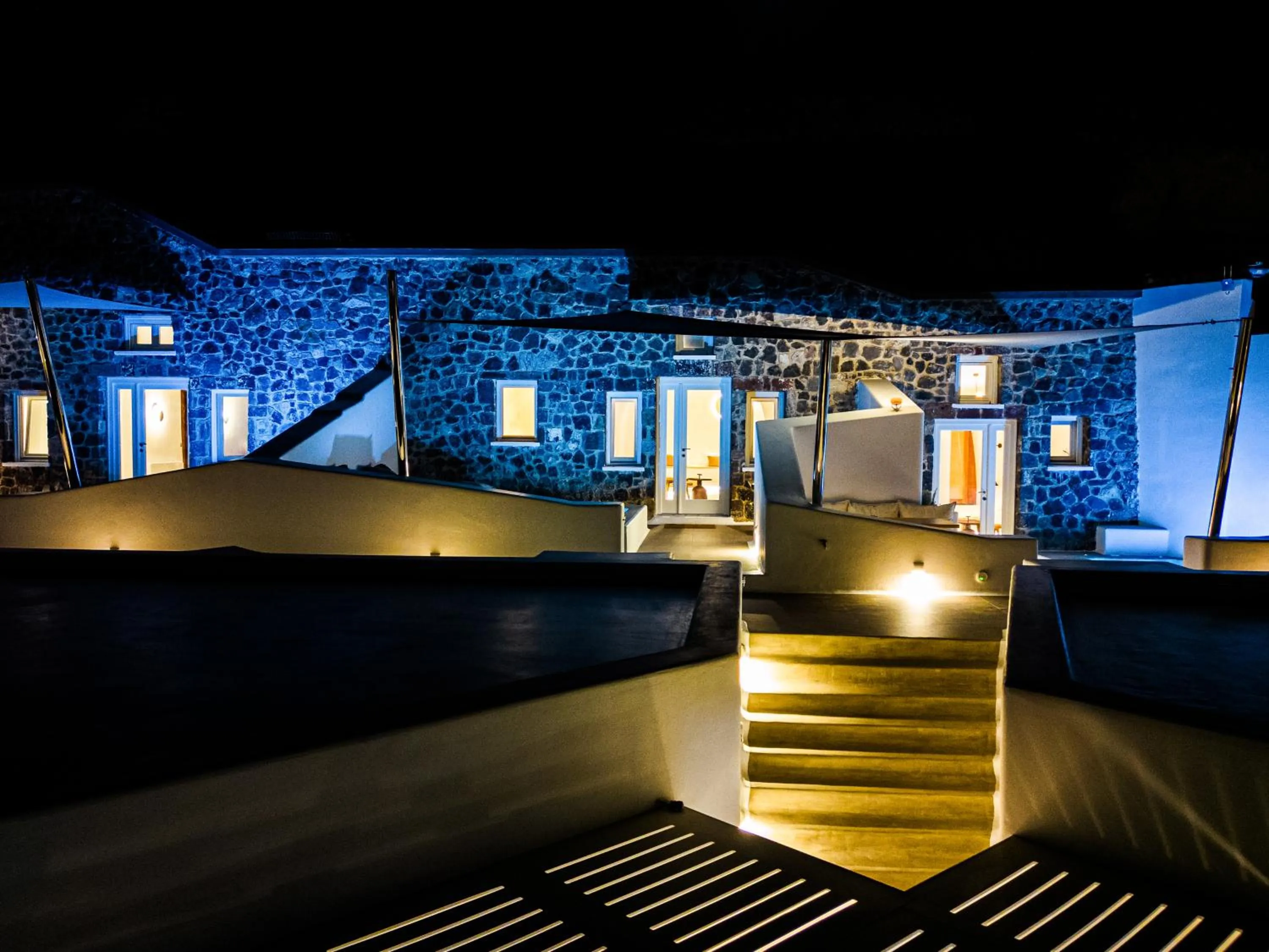 Property building in Victoria Caves