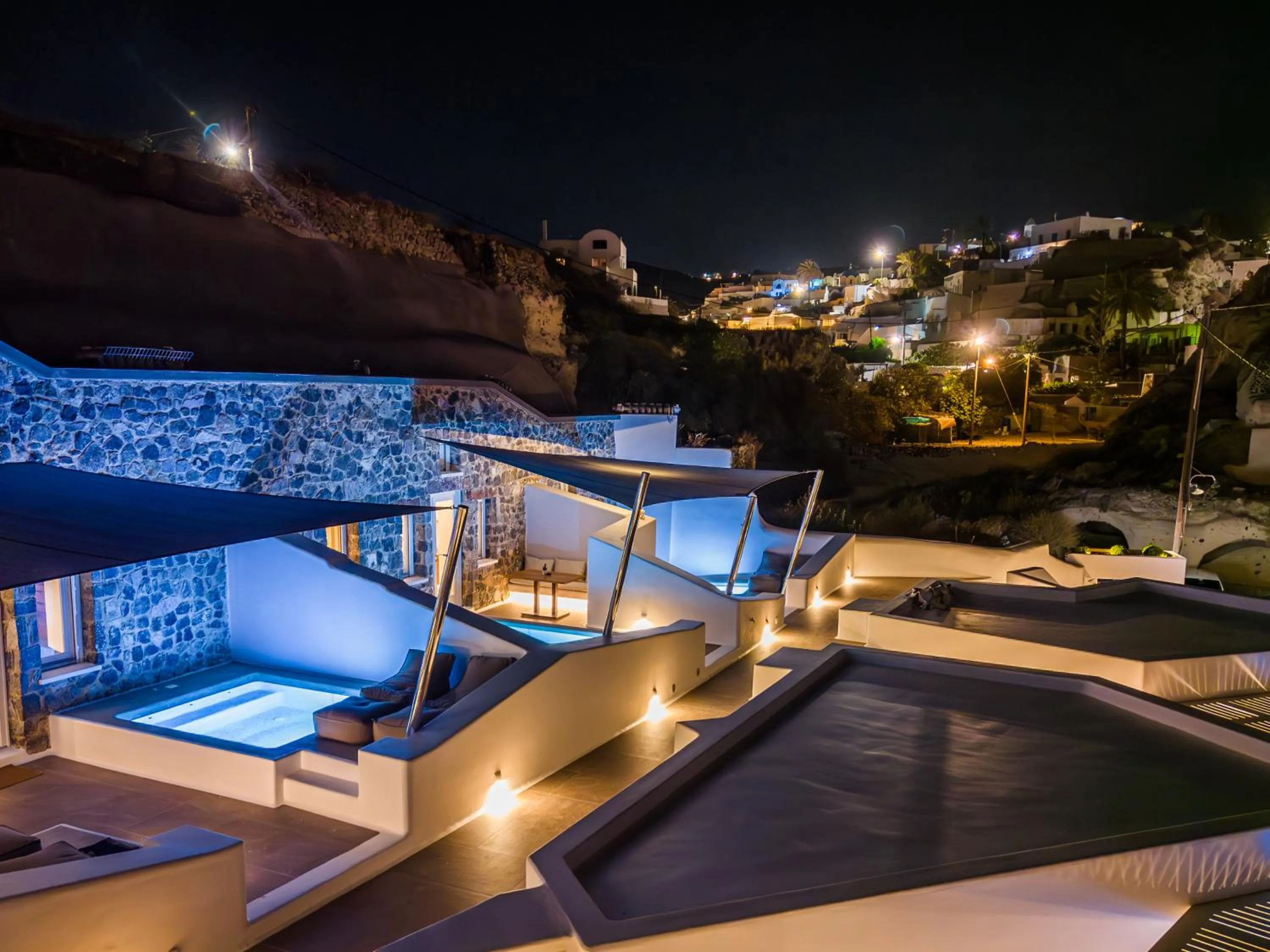 Property building in Victoria Caves