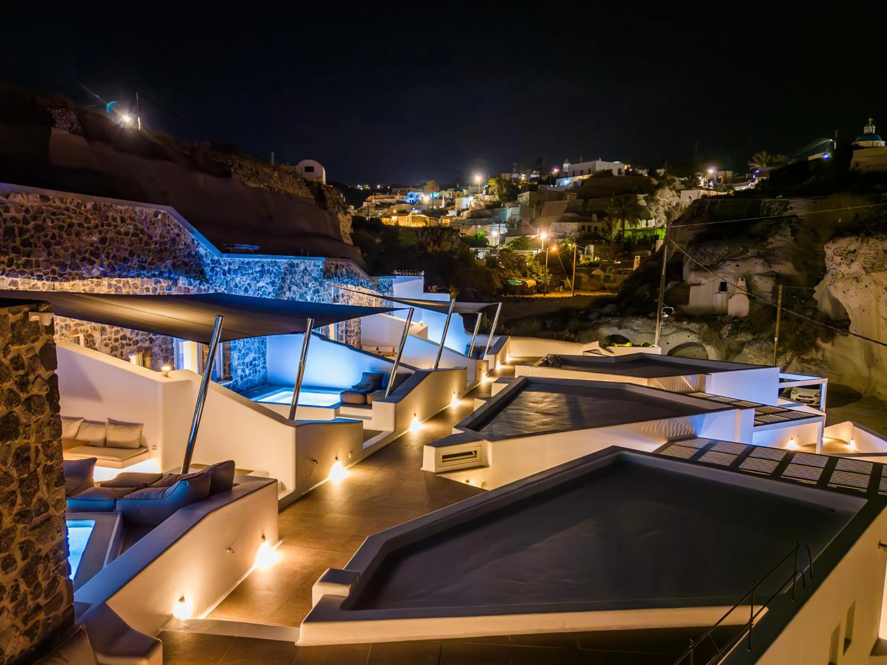 Property building in Victoria Caves