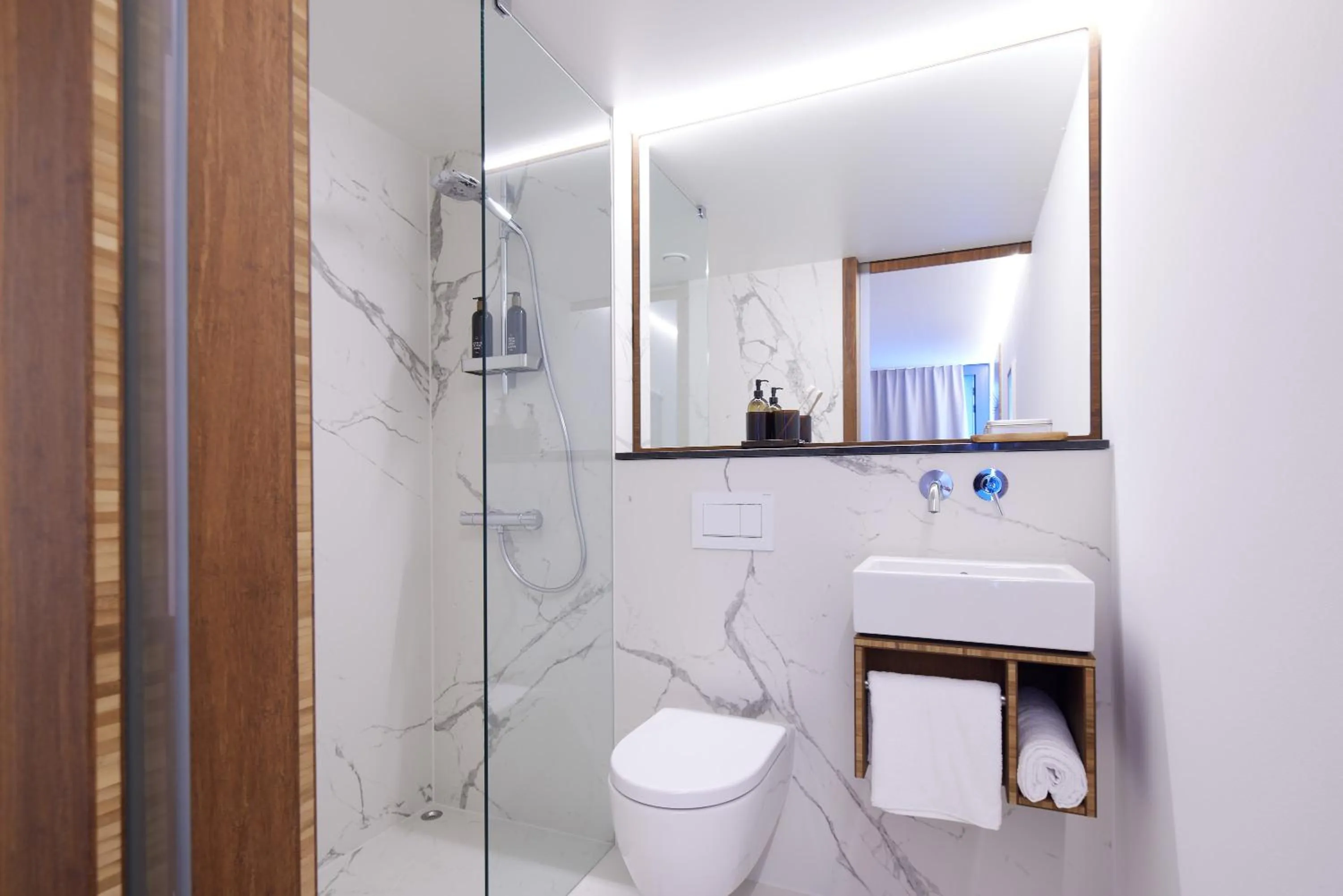 Shower in TIN INN Erkelenz