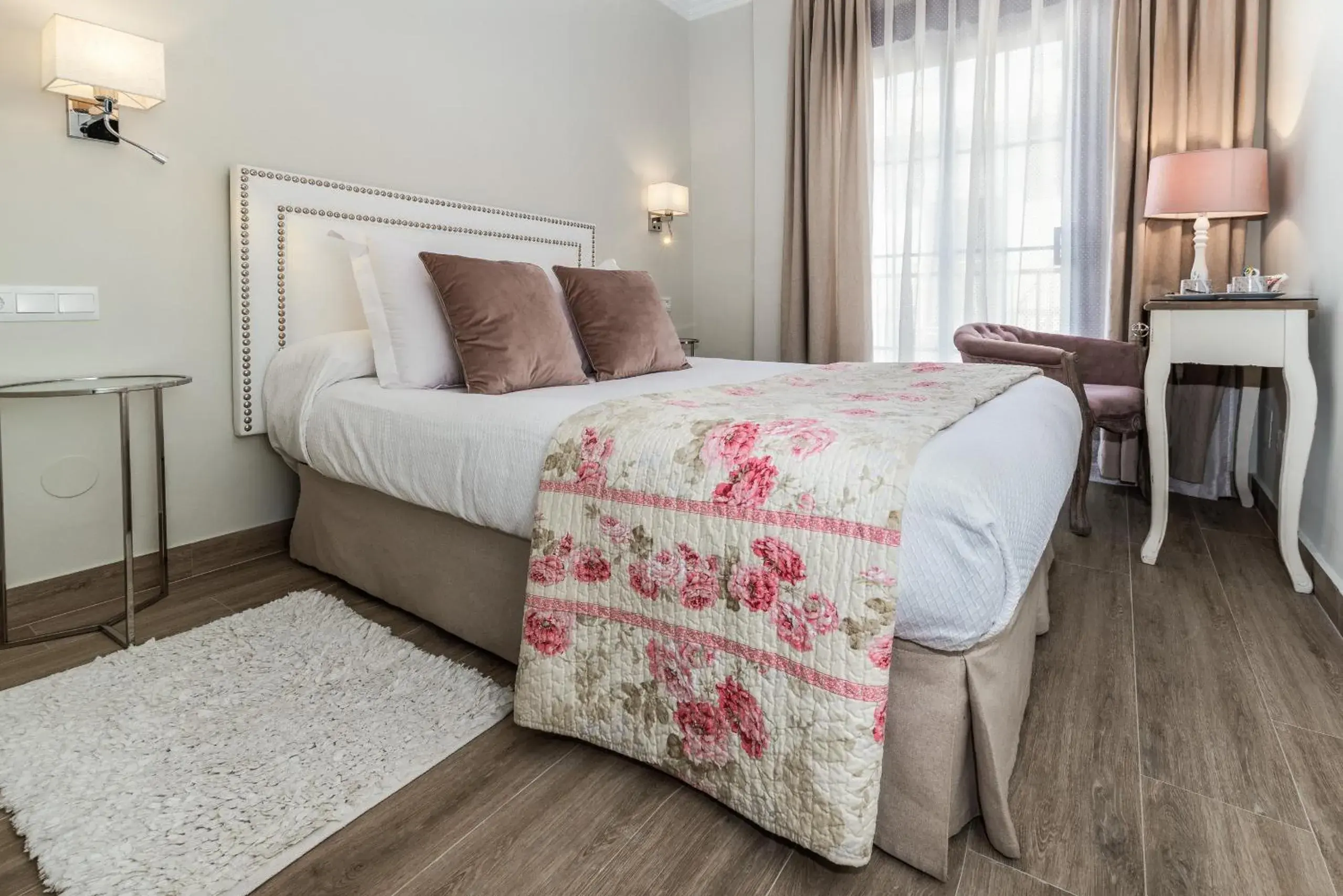 Double Room with Balcony in Hostal Boutique Plaza Cantarero Double Room with Balcony in Hostal Boutique Plaza Cantarero
