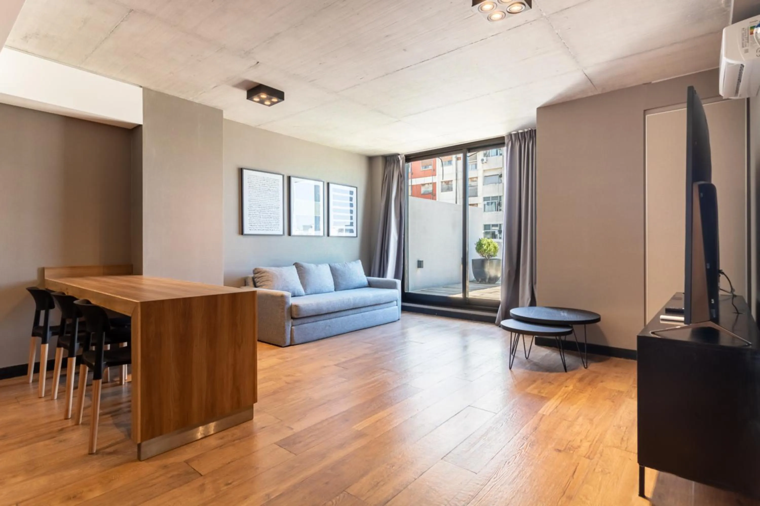 Communal lounge/ TV room in Live Soho Boutique Apartments Palermo Hollywood