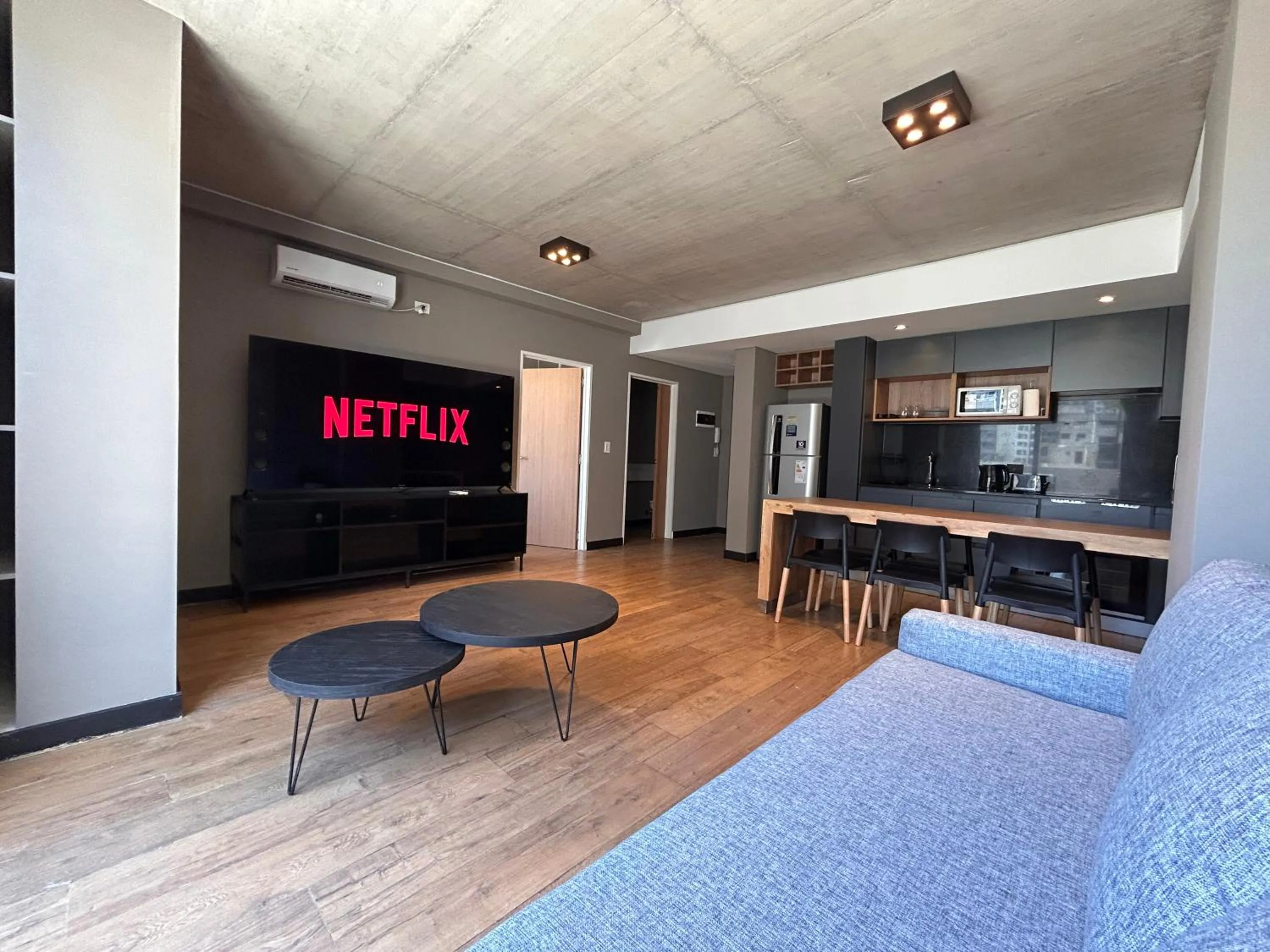 TV and multimedia in Live Soho Boutique Apartments Palermo Hollywood