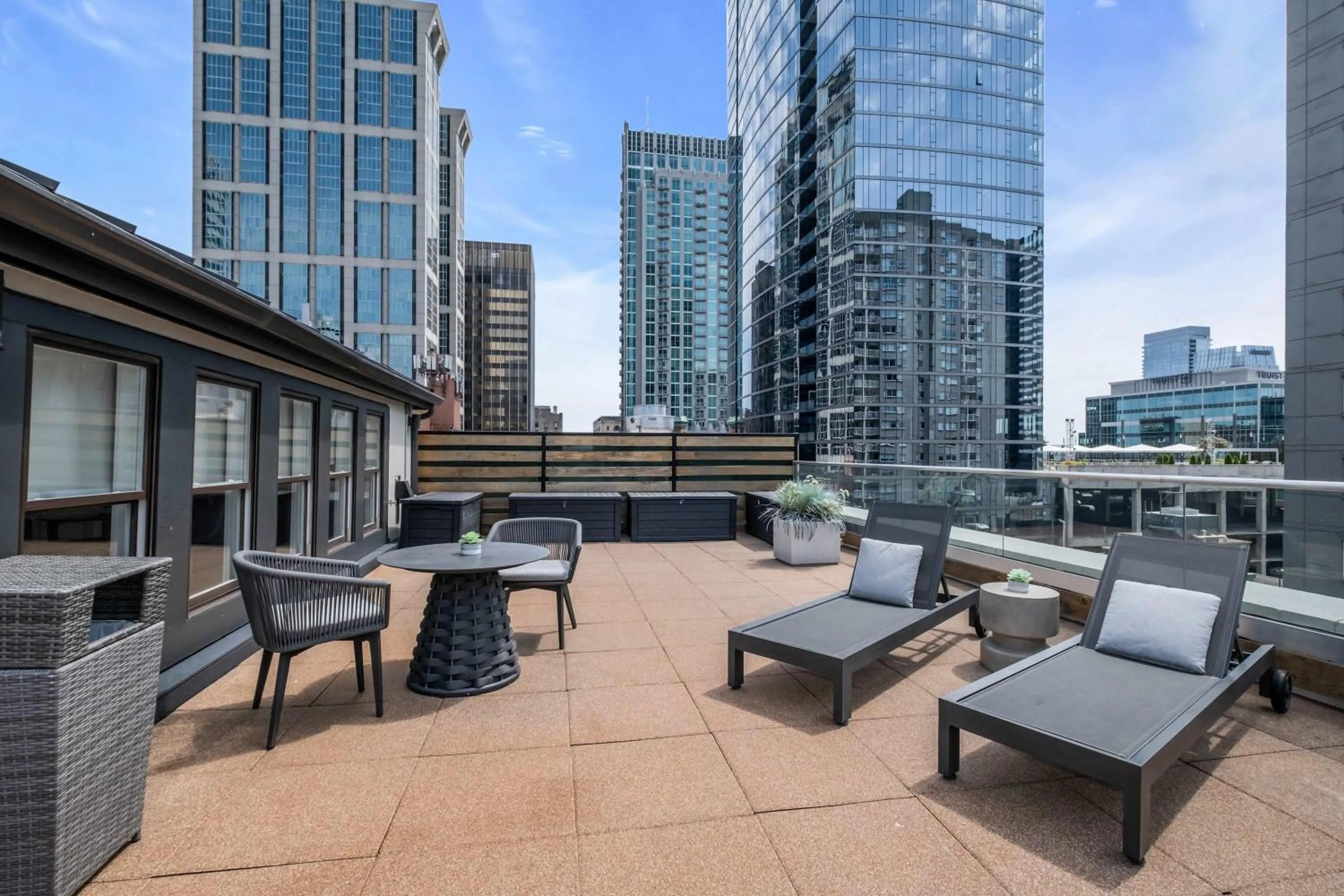 Skyline Suite with Penthouse & Rooftop Deck 6BR by Maddox Hotel