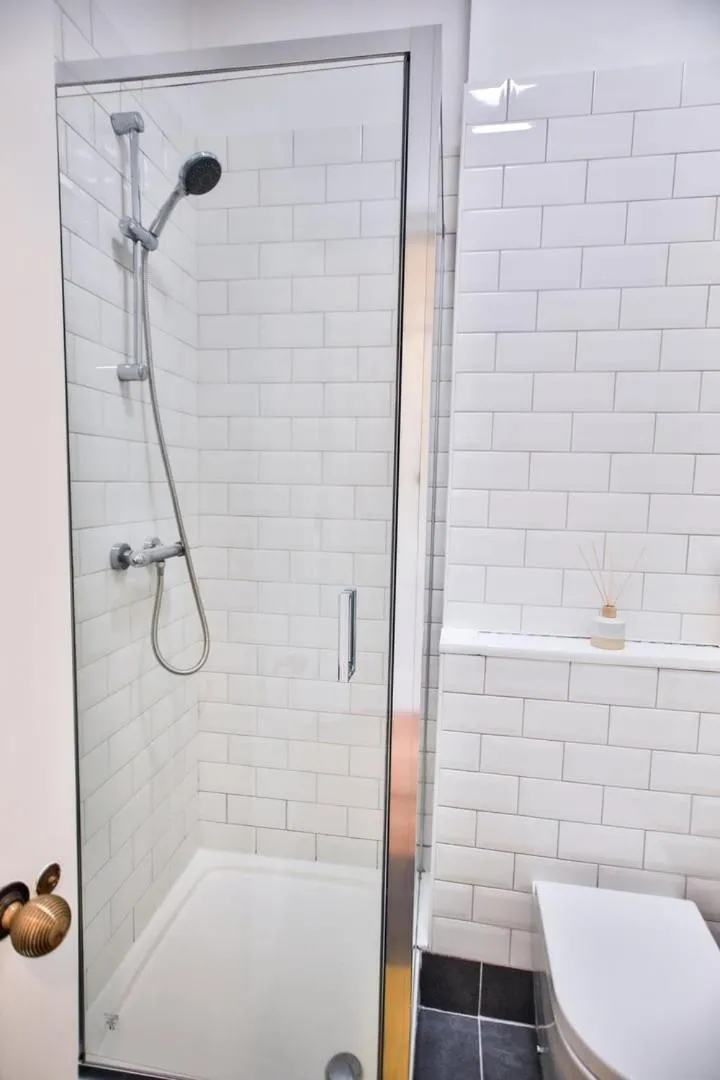 Bathroom in 41b Wellington Suites