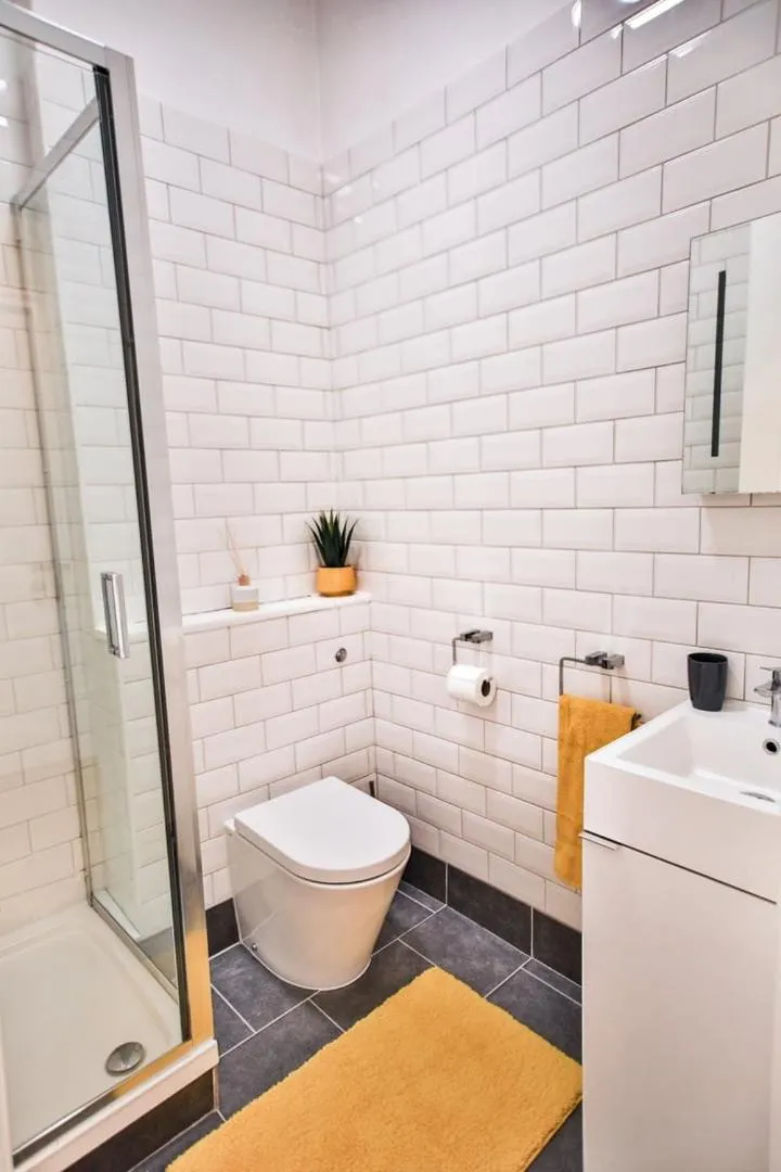 Bathroom in 41b Wellington Suites