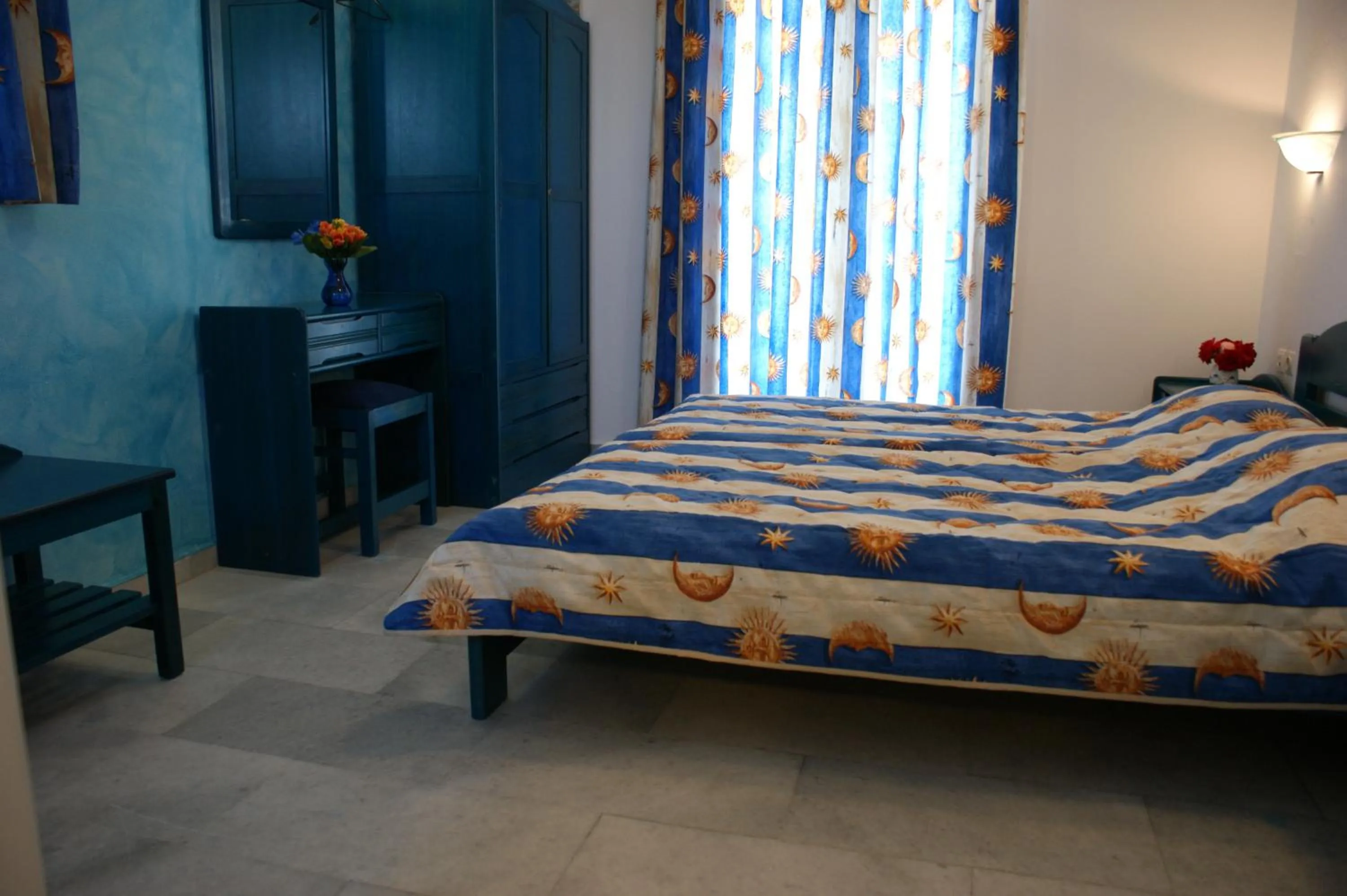 Kitchen or kitchenette, Bed in Colosseo Star