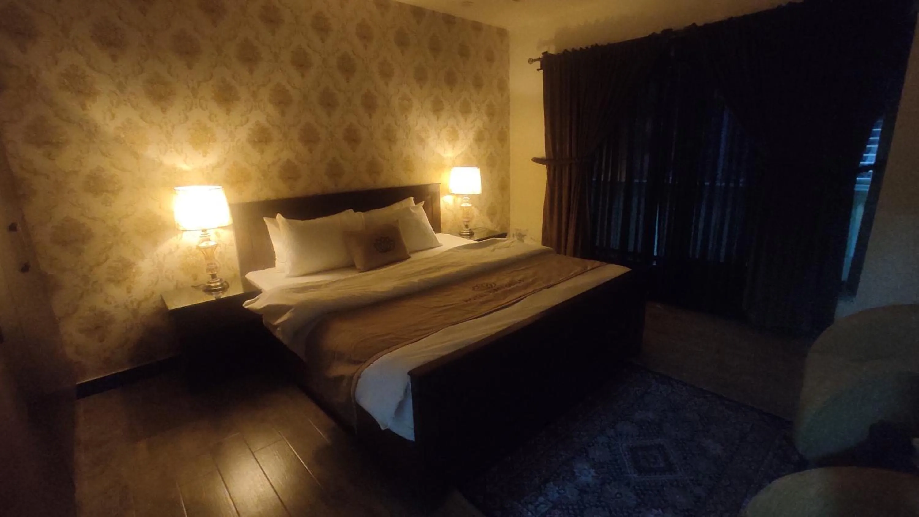 Bed in Hotel Daffodils