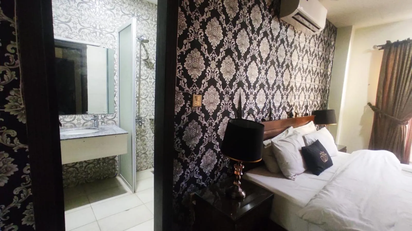 Bed in Hotel Daffodils