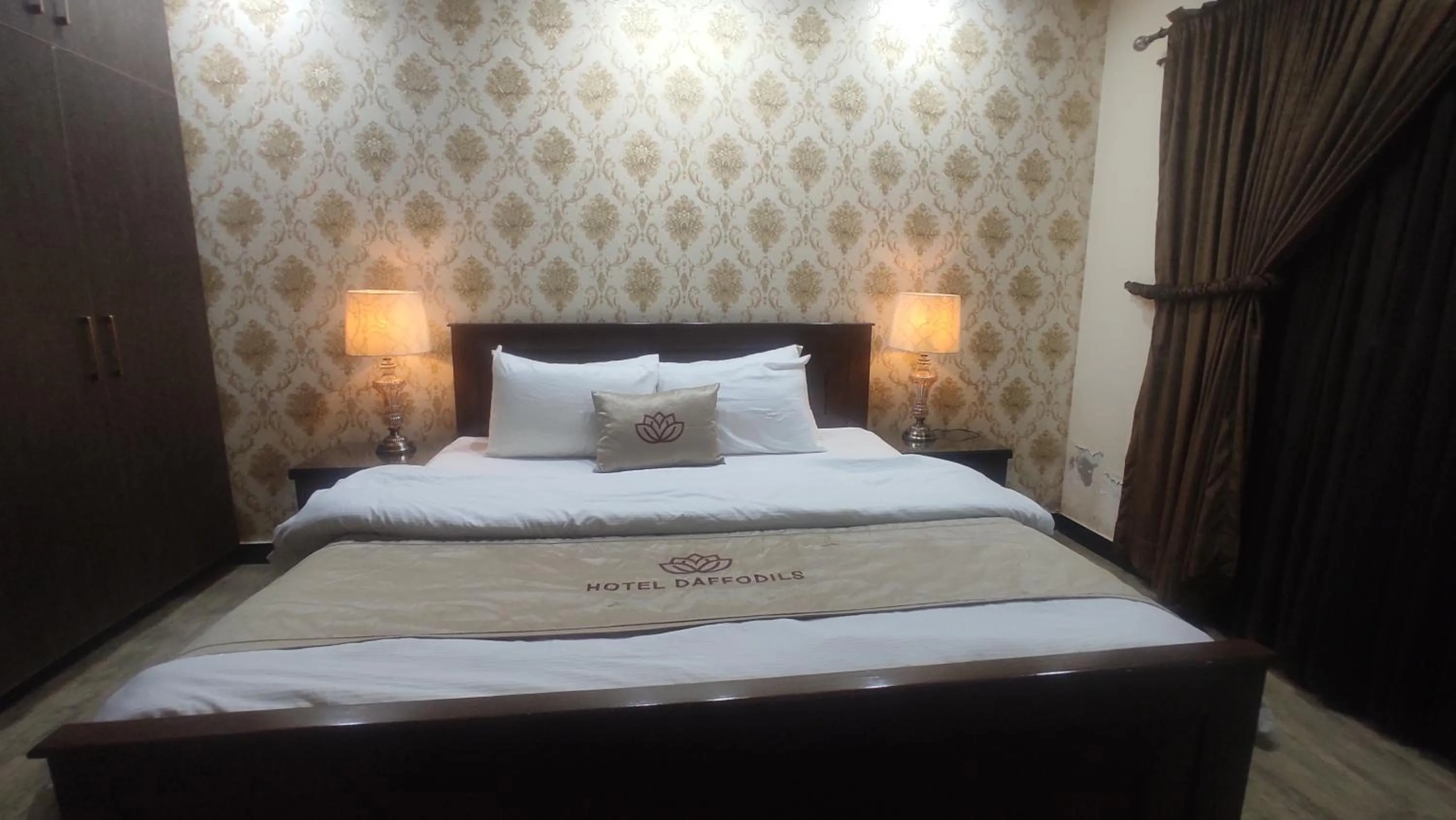 Bed in Hotel Daffodils