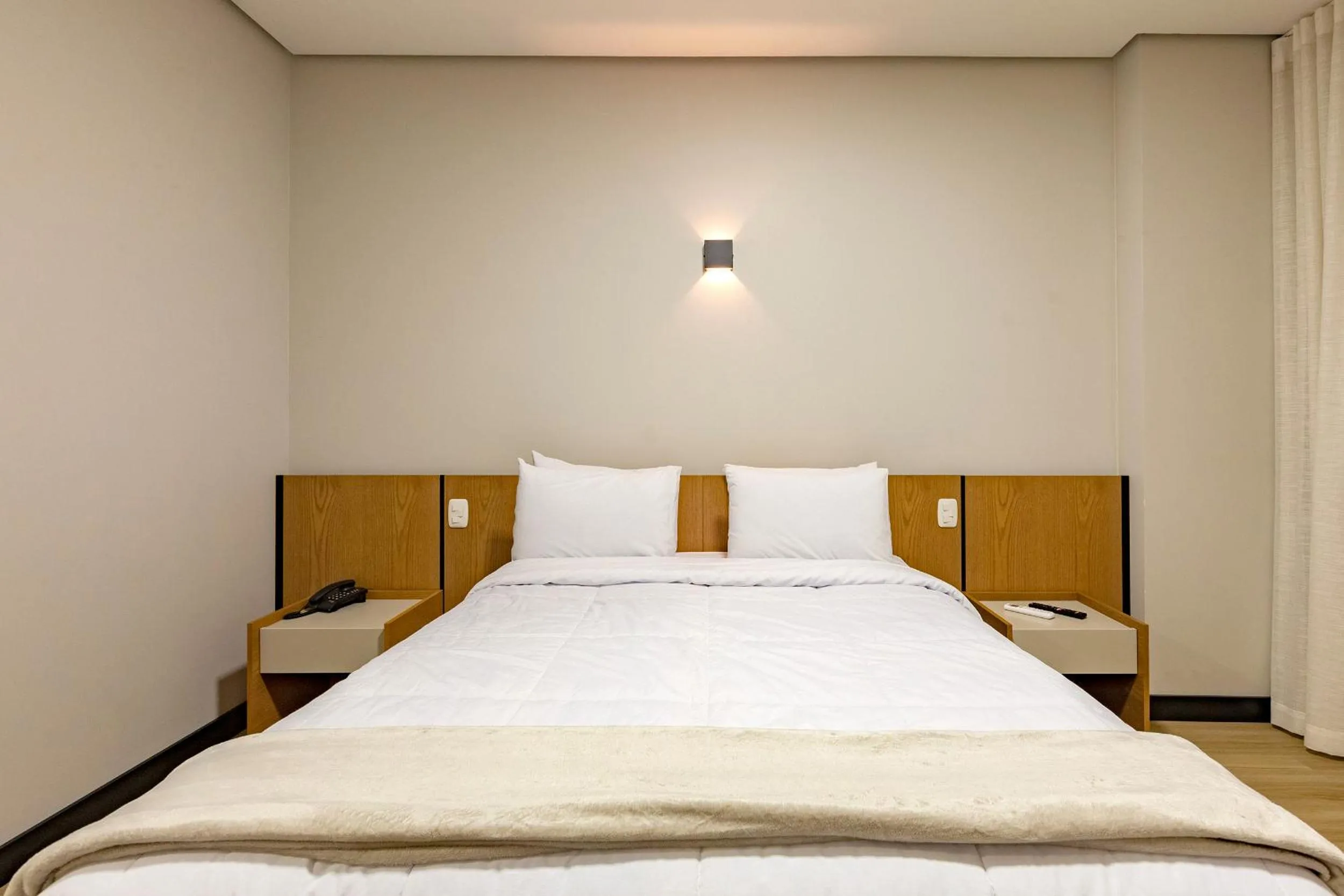 Bedroom, Bed in Tri Hotel Antônio Prado