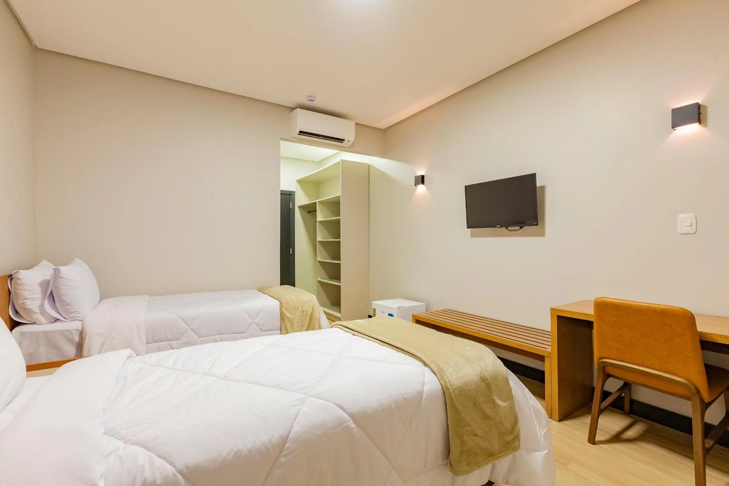 Bedroom, Bed in Tri Hotel Antônio Prado