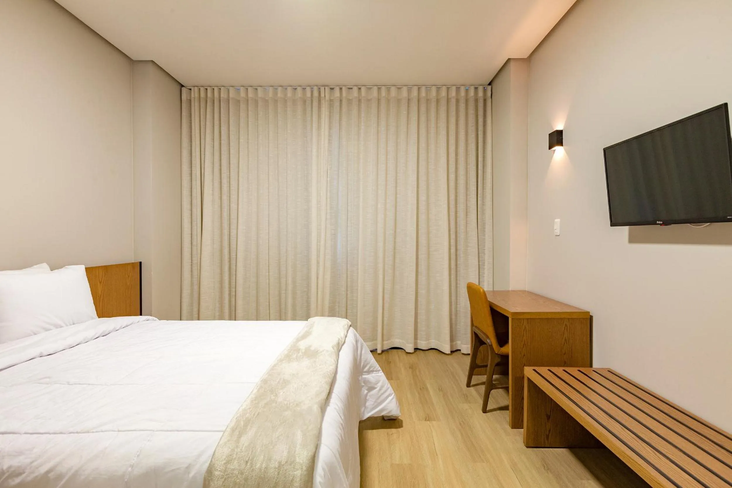 Bedroom, Bed in Tri Hotel Antônio Prado