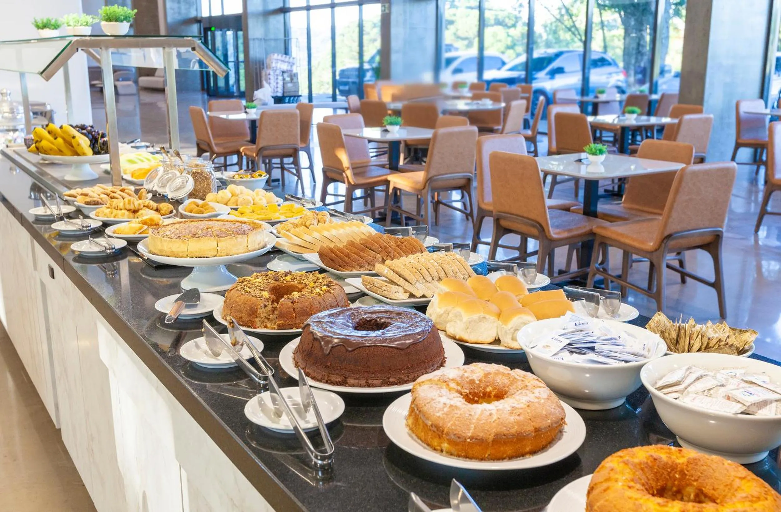 Buffet breakfast in Tri Hotel Antônio Prado