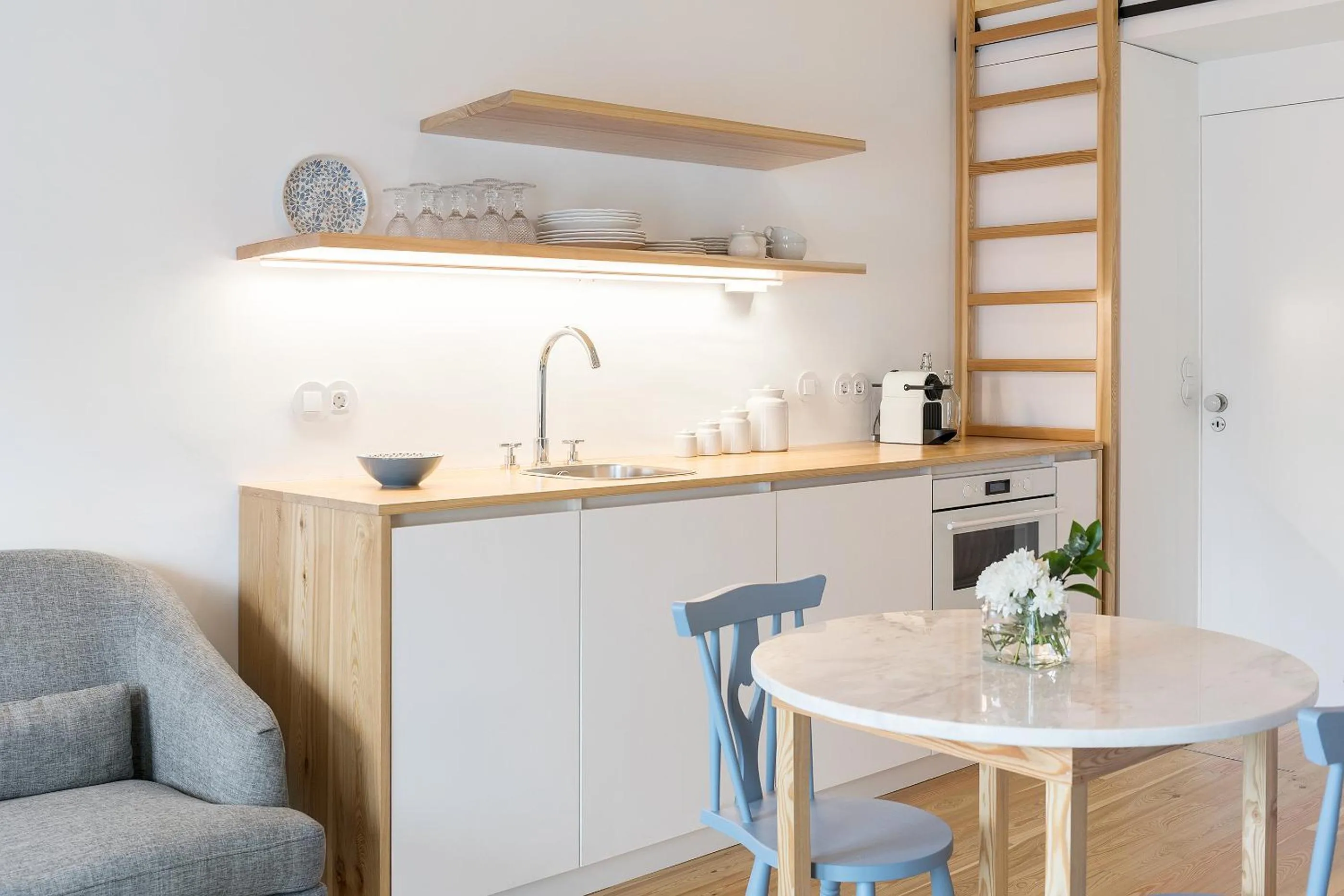 Kitchen or kitchenette in Casas Rossio by Casas com Estória Boutique Houses