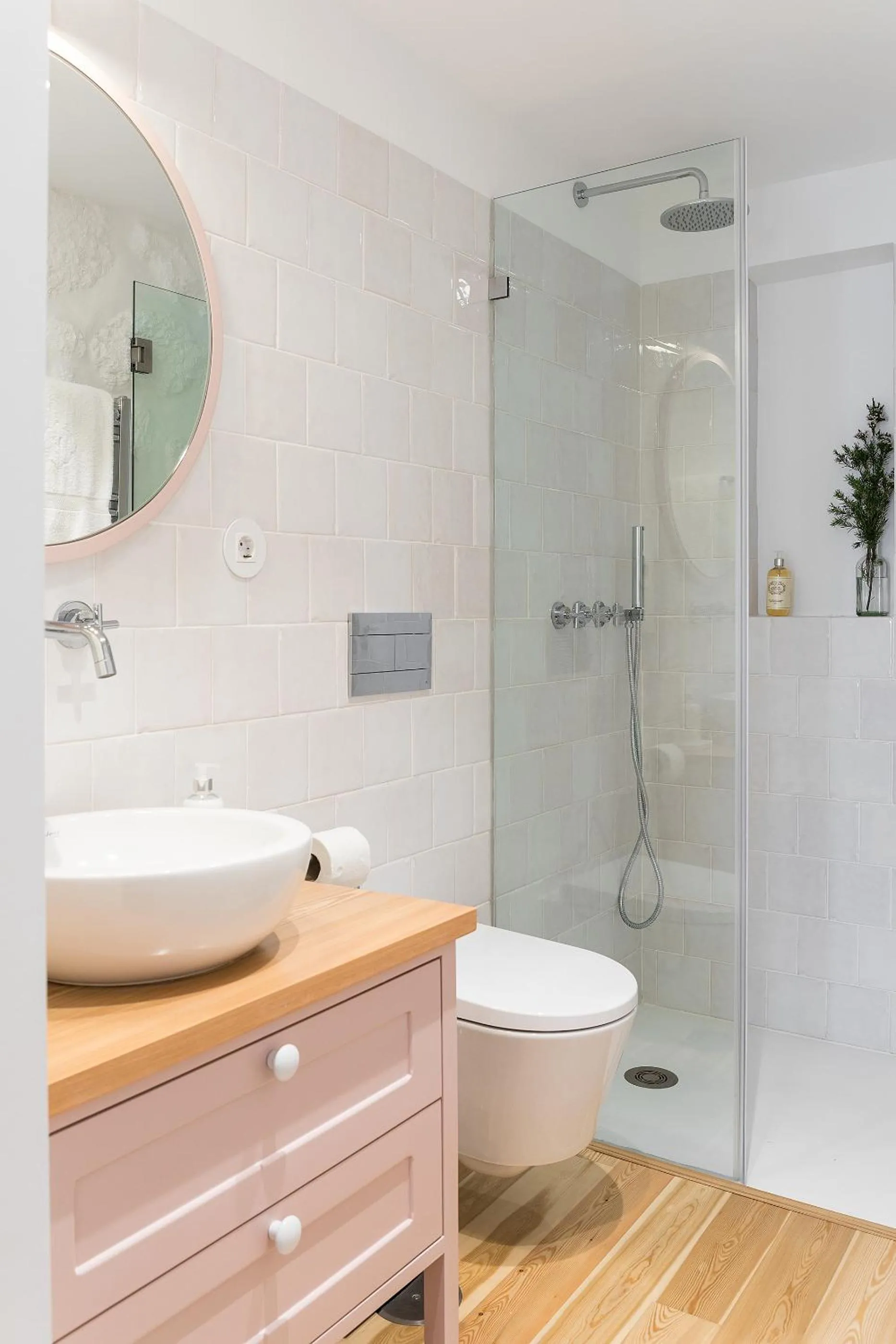 Shower in Casas Rossio by Casas com Estória Boutique Houses