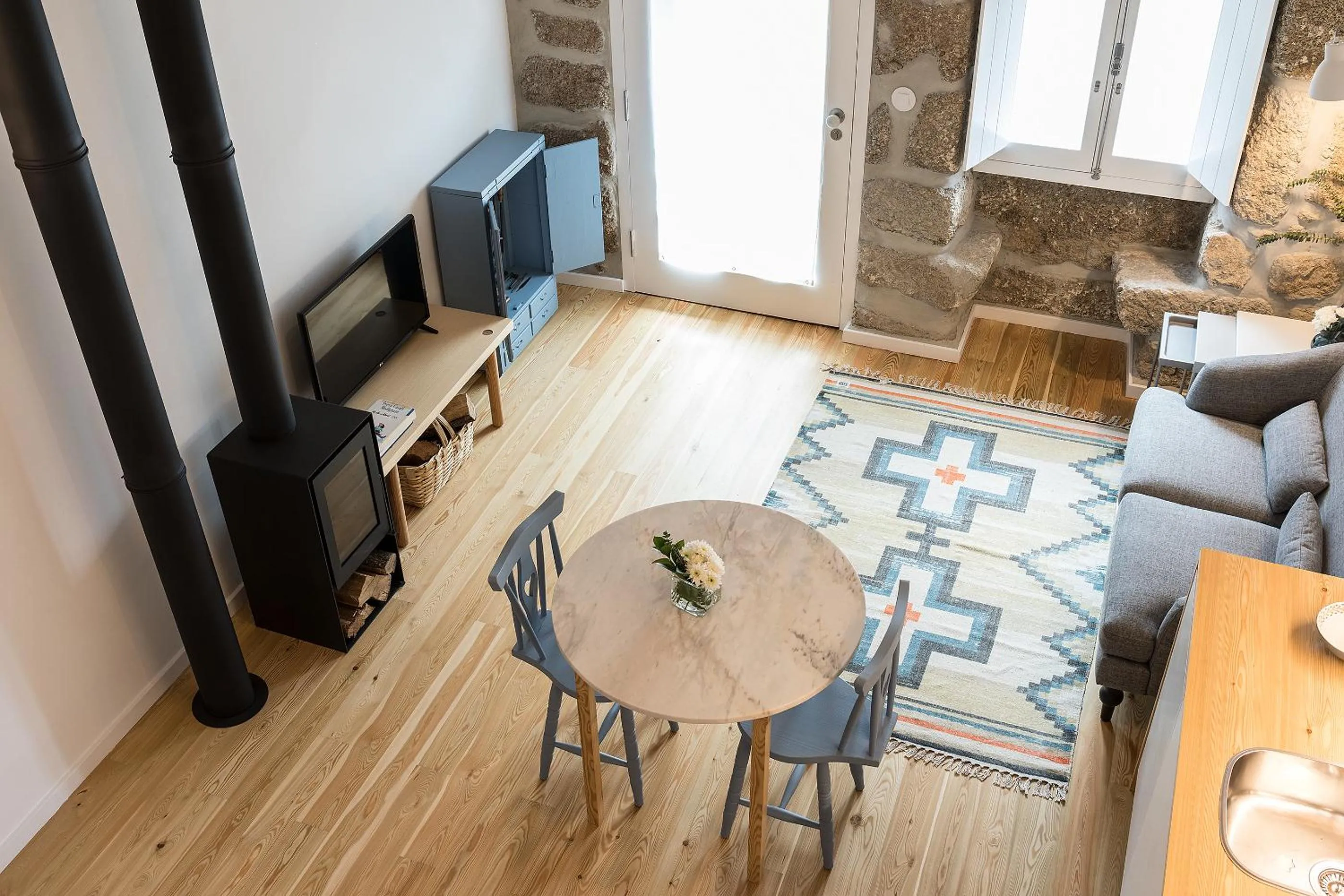 Communal lounge/ TV room in Casas Rossio by Casas com Estória Boutique Houses