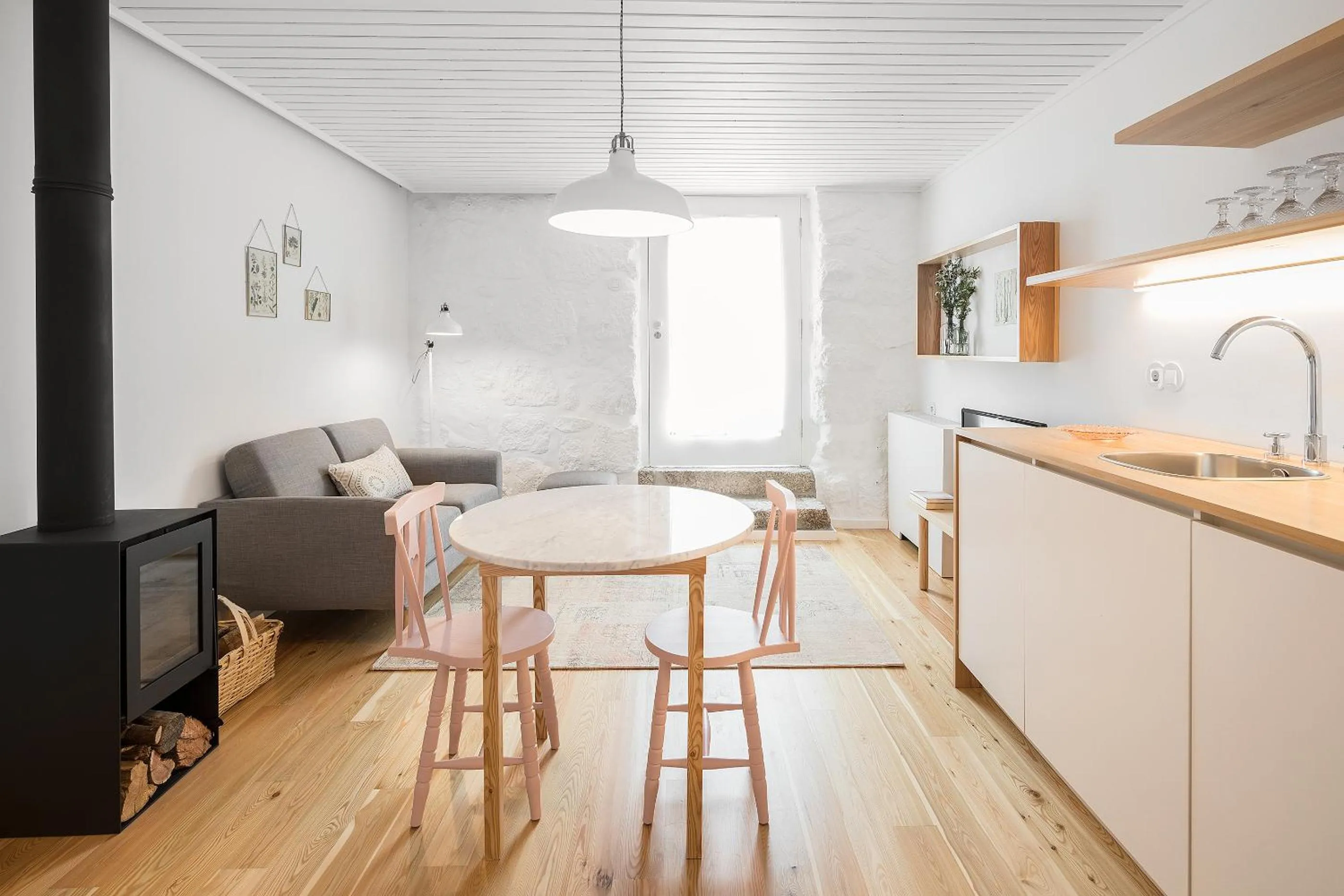 Kitchen or kitchenette in Casas Rossio by Casas com Estória Boutique Houses