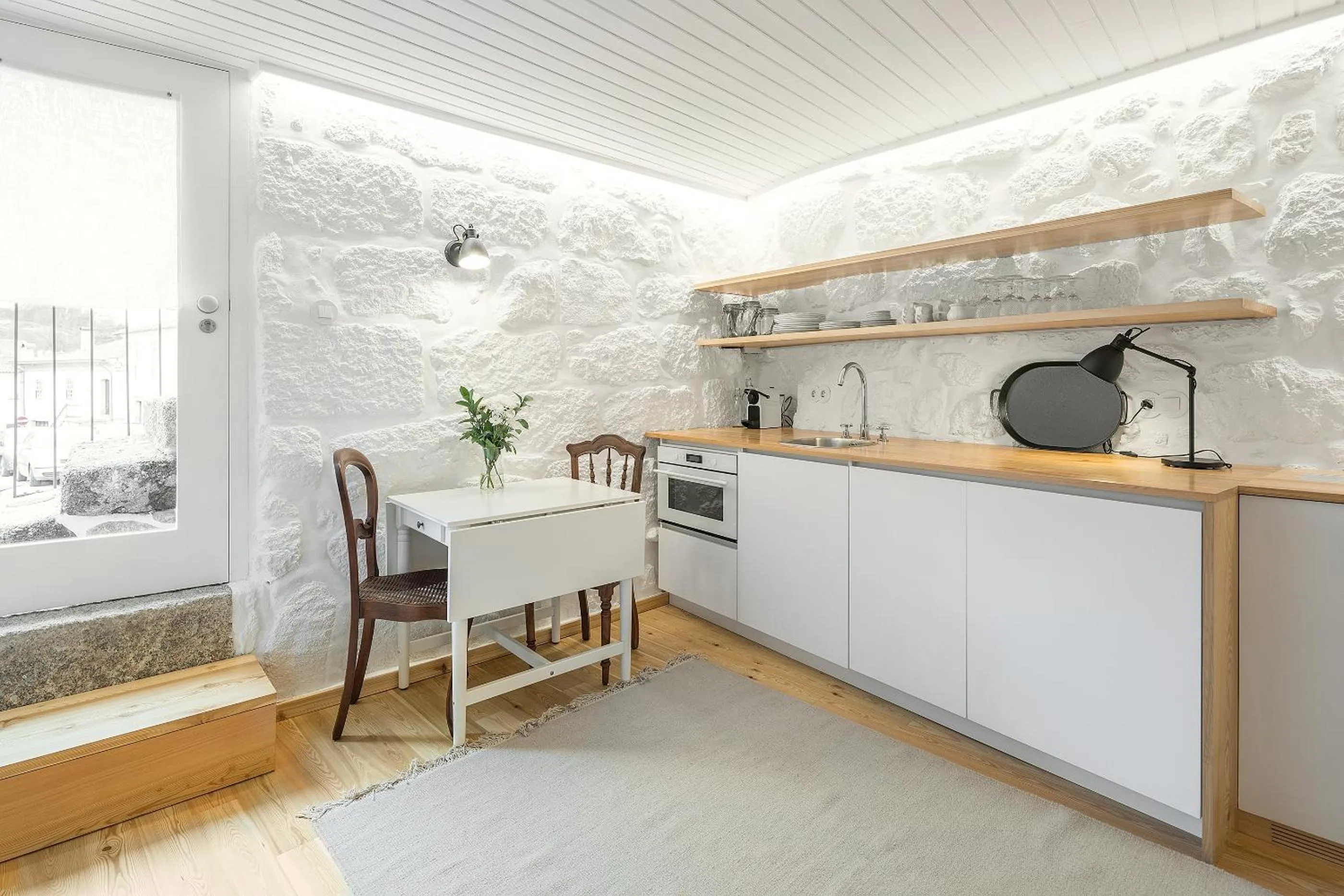 Kitchen or kitchenette in Casas Rossio by Casas com Estória Boutique Houses
