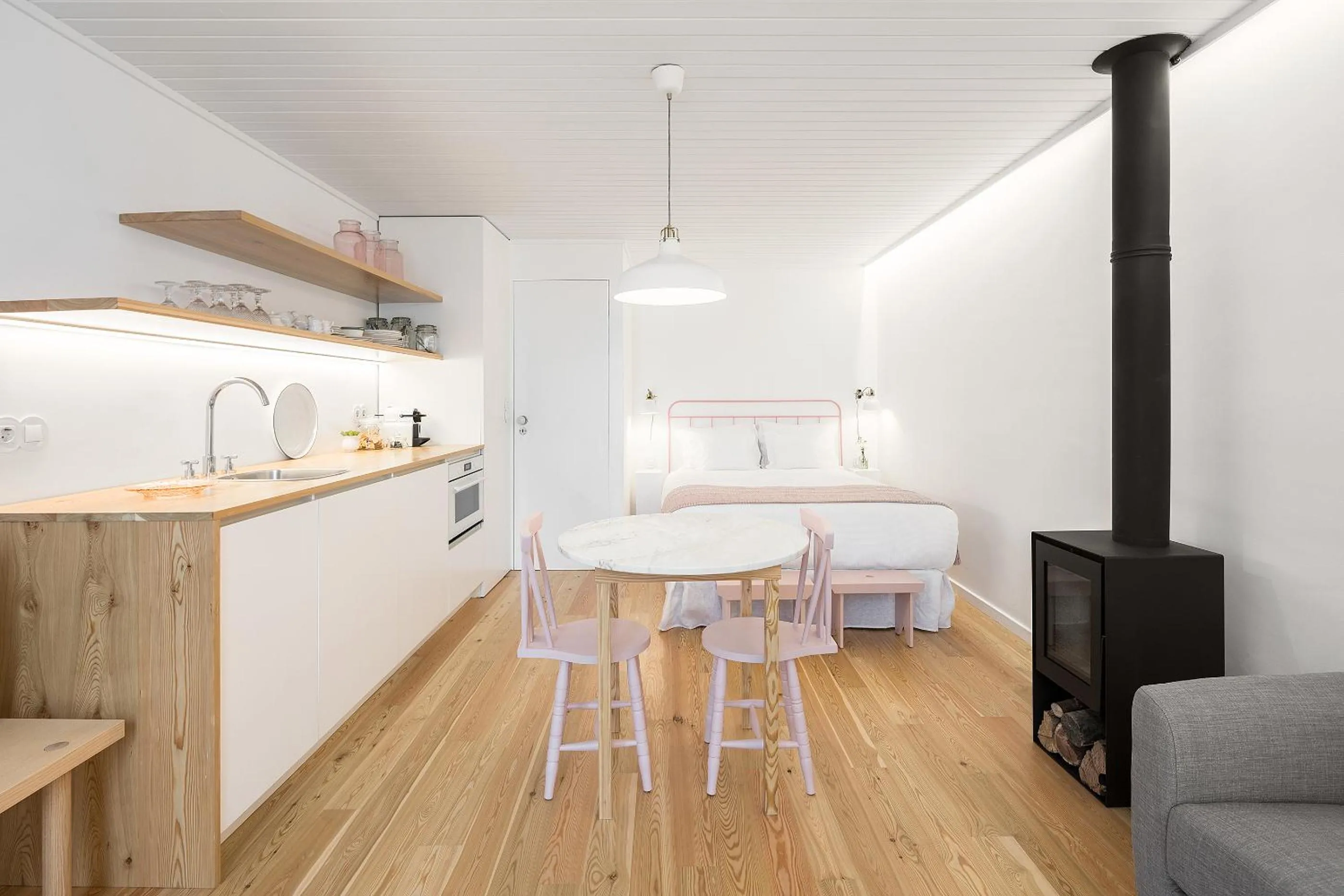Kitchen or kitchenette in Casas Rossio by Casas com Estória Boutique Houses