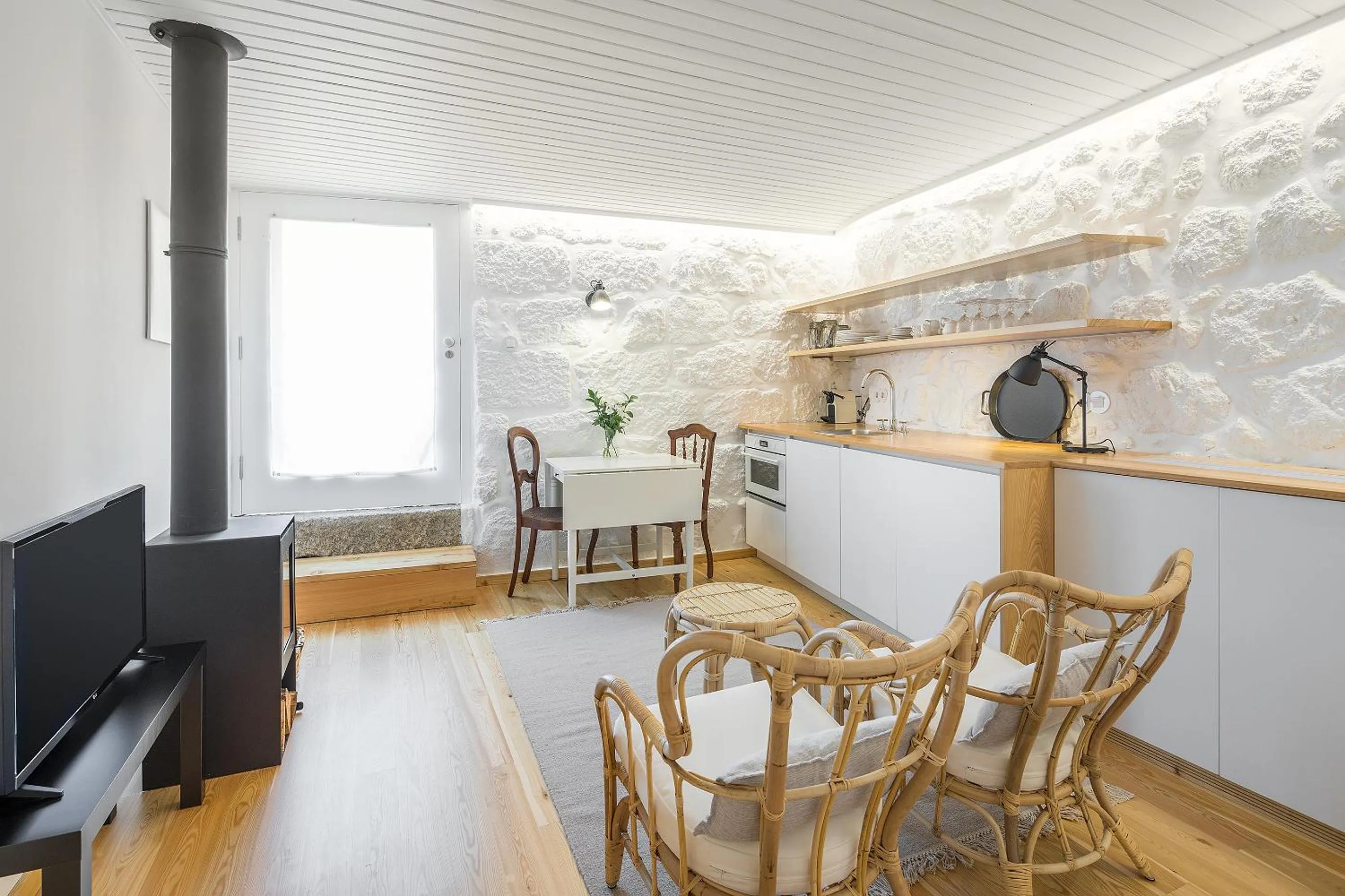 Living room in Casas Rossio by Casas com Estória Boutique Houses
