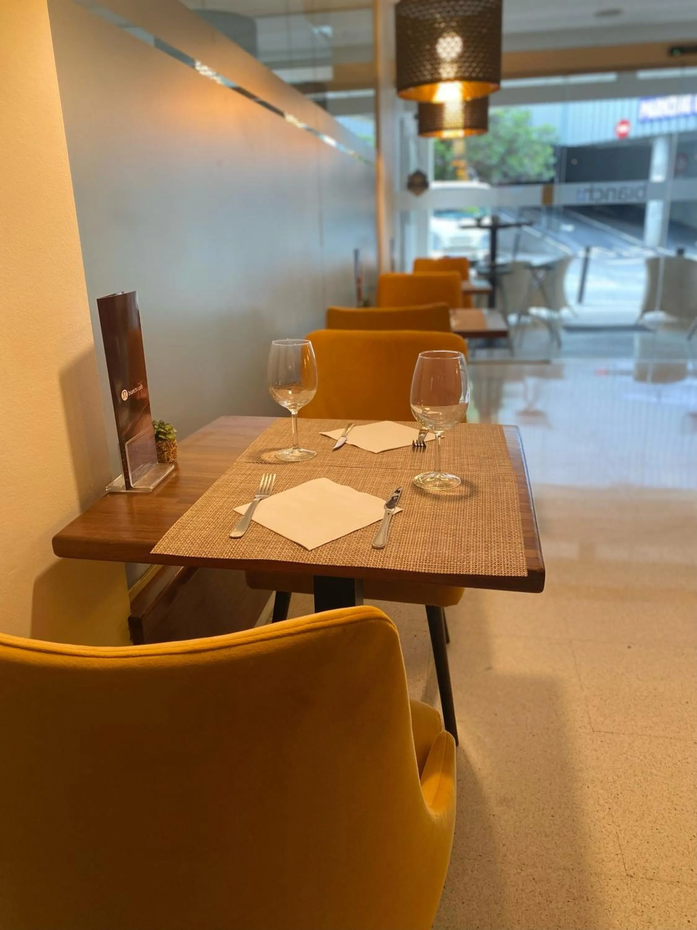 Restaurant/places to eat in Hotel Norai