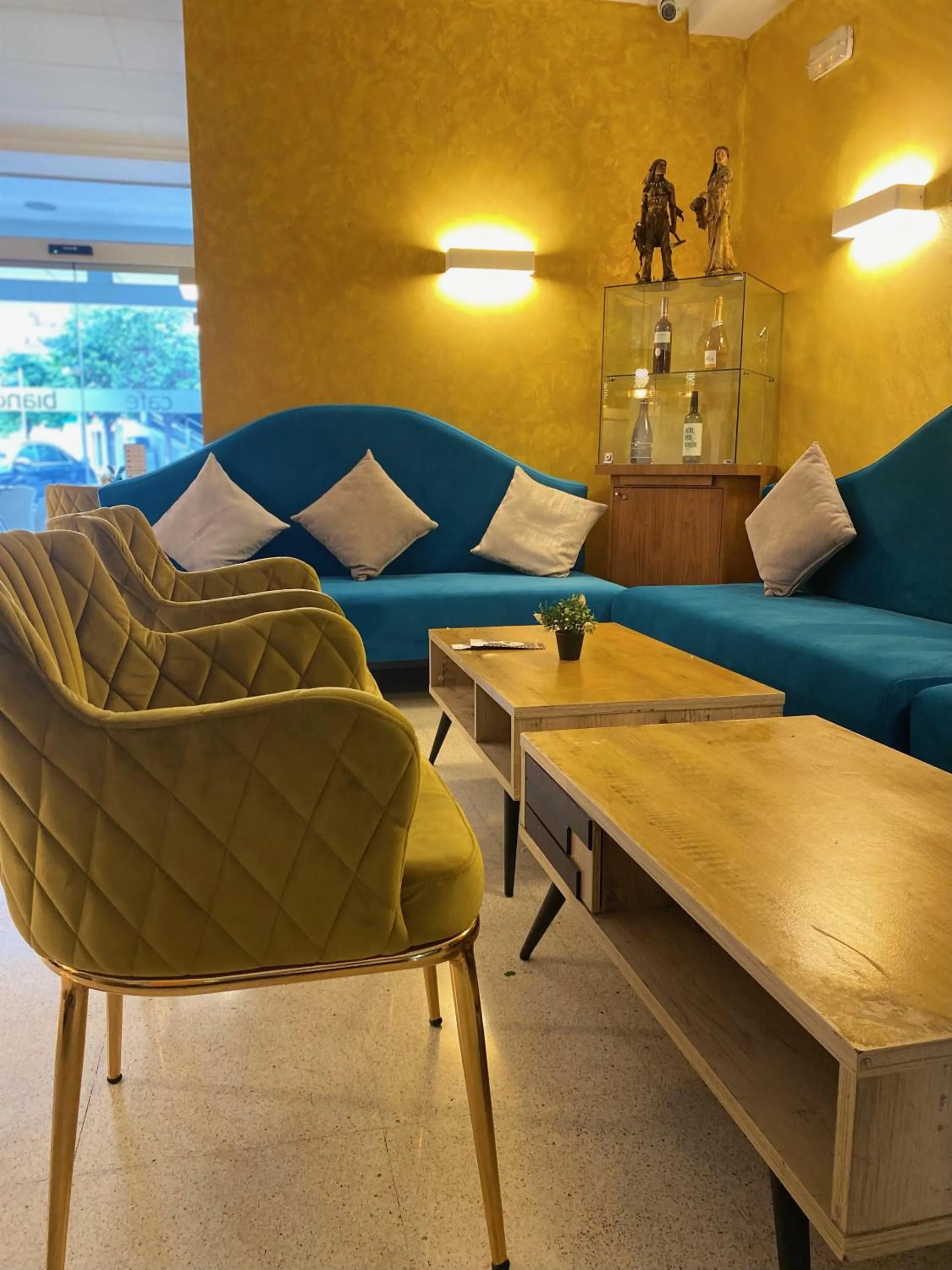 Restaurant/places to eat in Hotel Norai