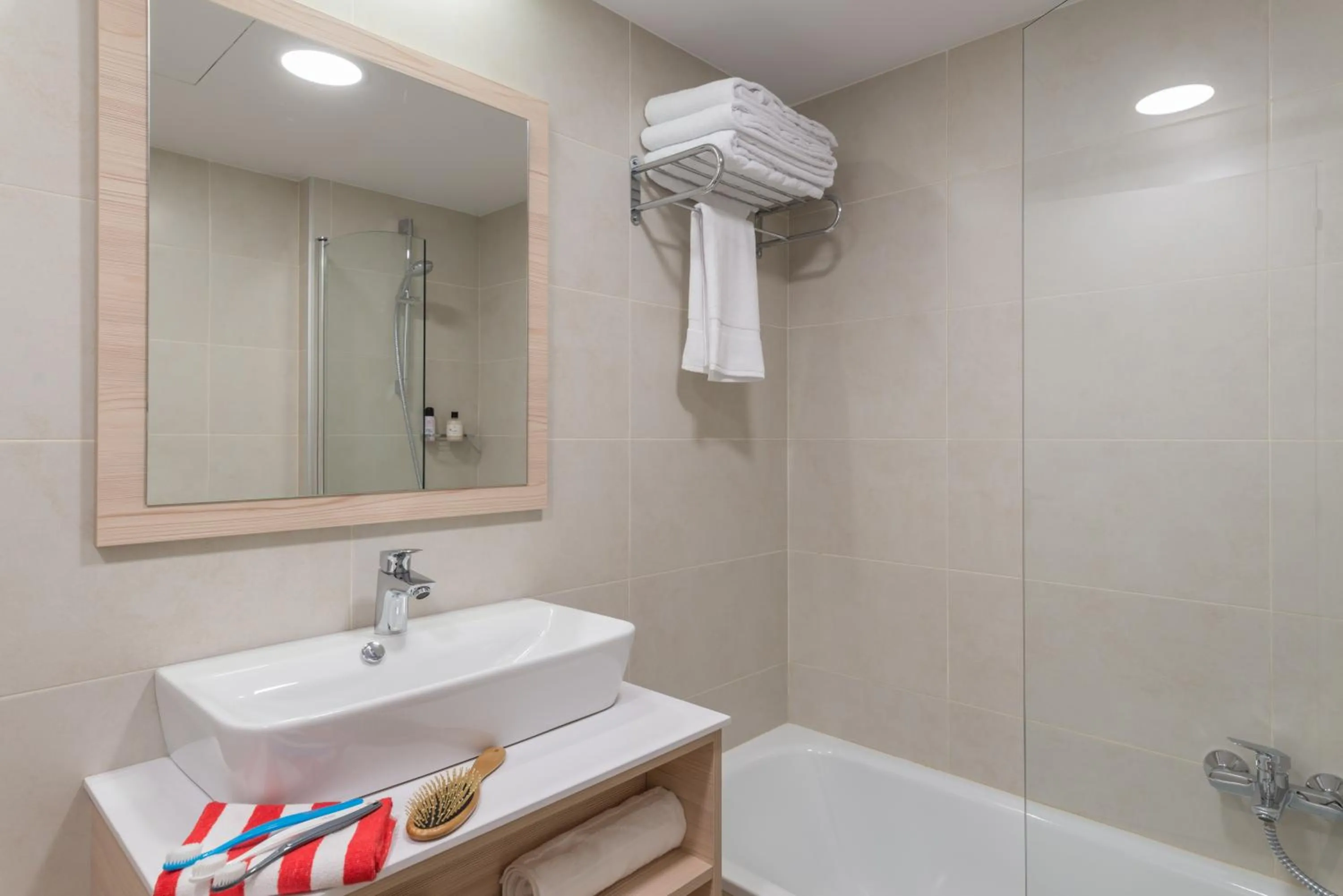 Bathroom in Hotel Salou Beach Family Rentalmar