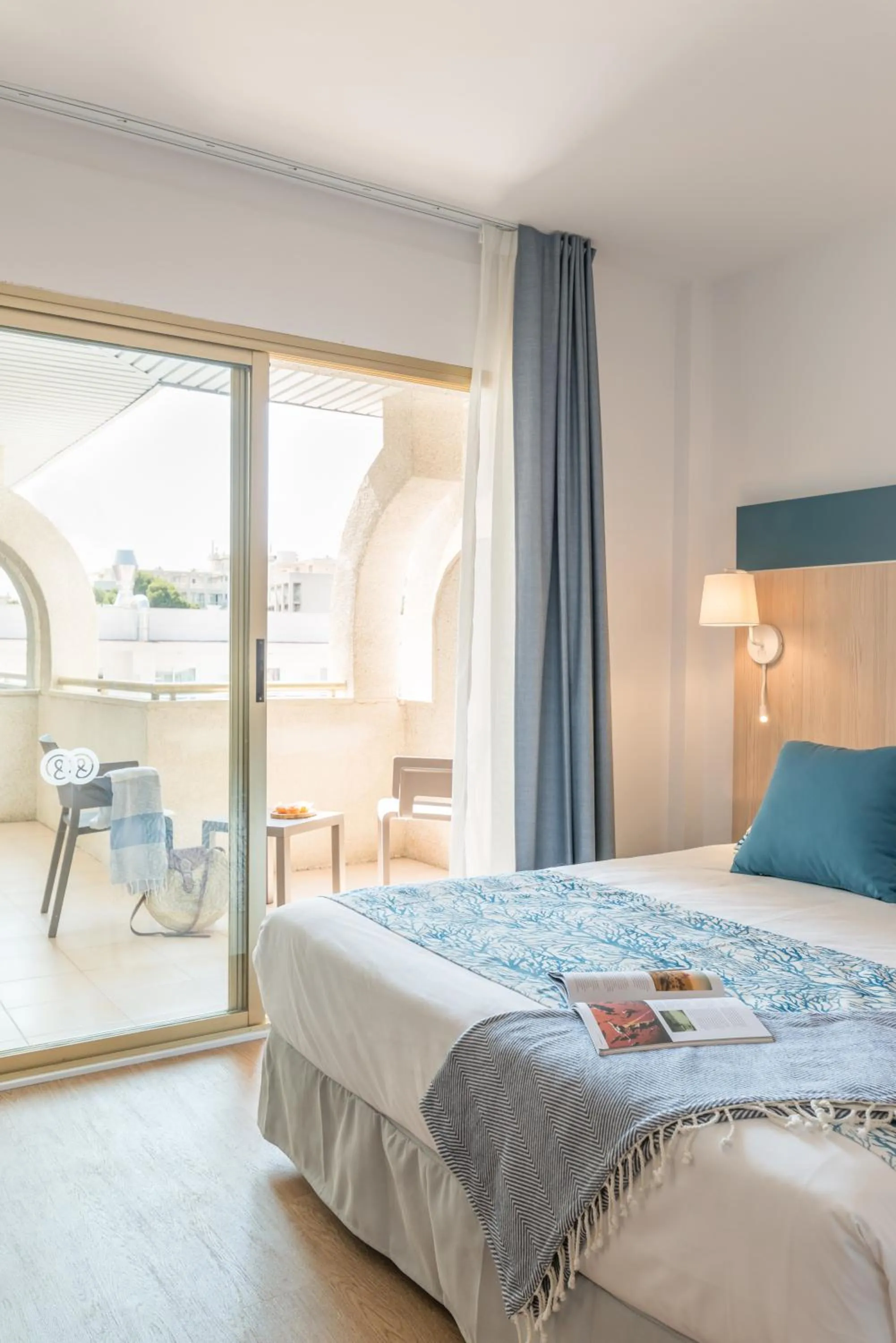 Bedroom, Bed in Hotel Salou Beach Family Rentalmar