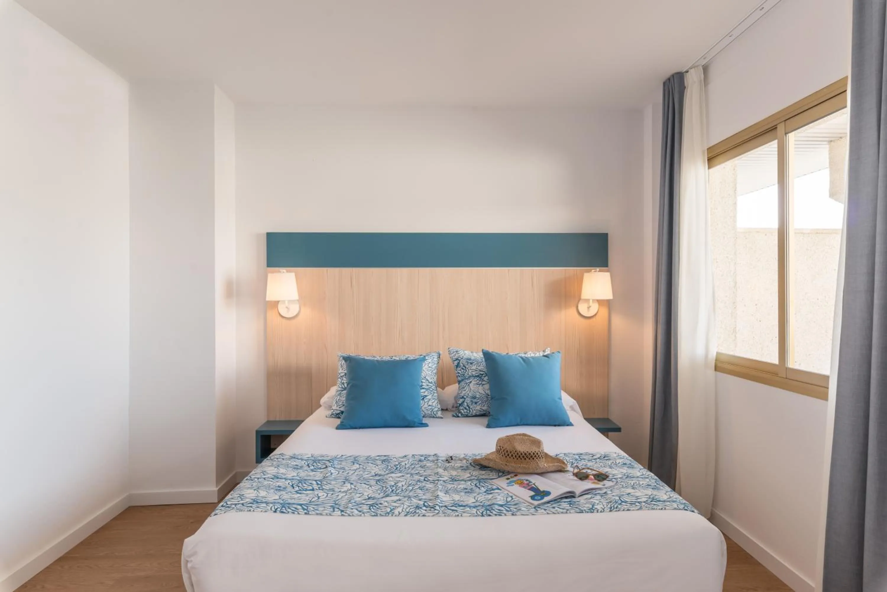 Bed in Hotel Salou Beach Family Rentalmar