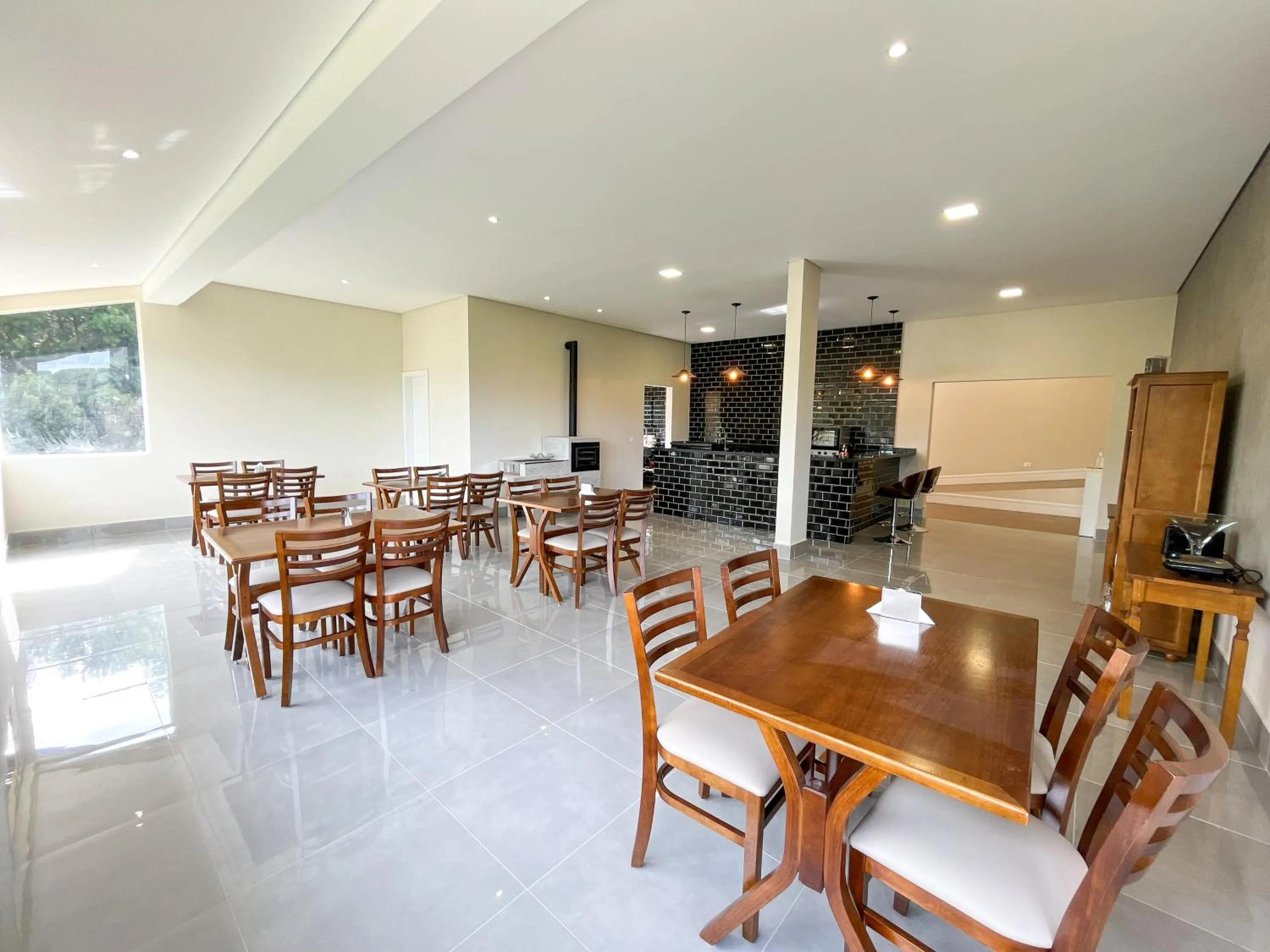 Restaurant/places to eat in Pousadinha Campos