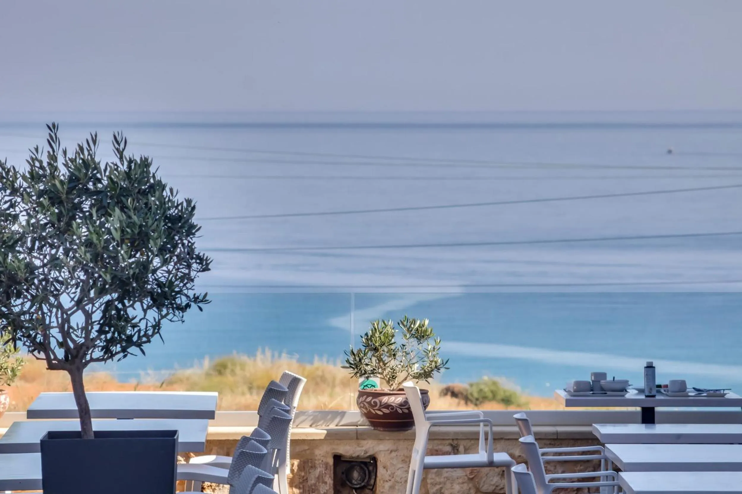 Restaurant/places to eat in Alexis Hotel