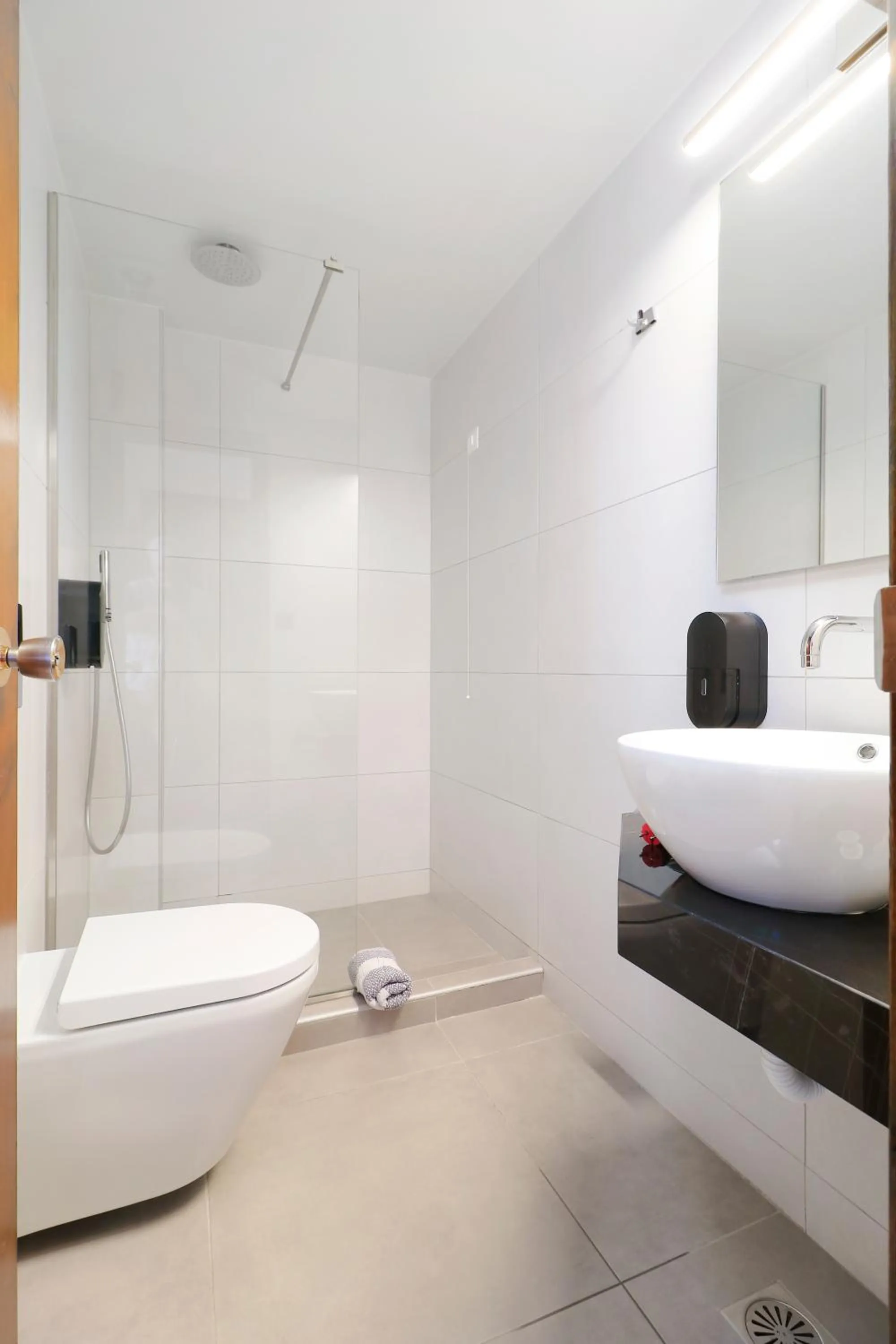 Shower in Alexis Hotel