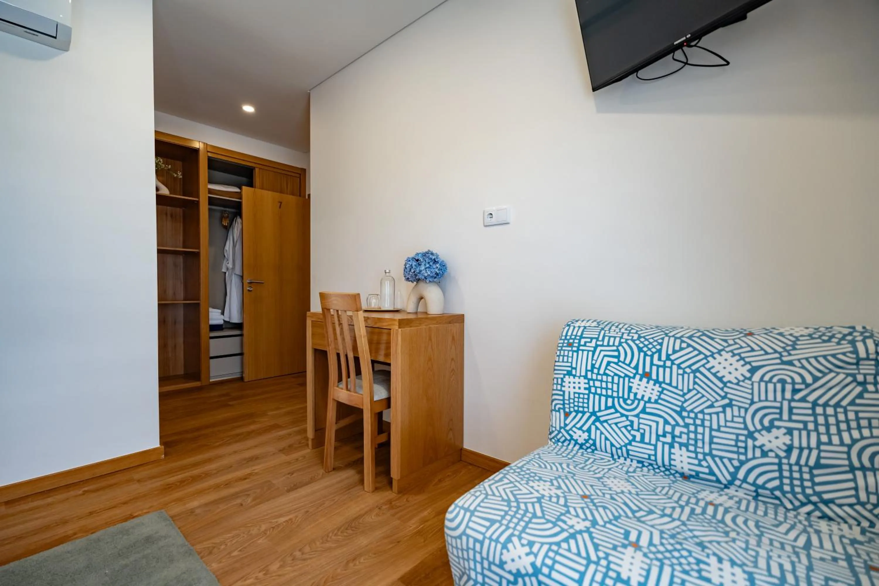 Photo of the whole room in Alojamento Jasmine