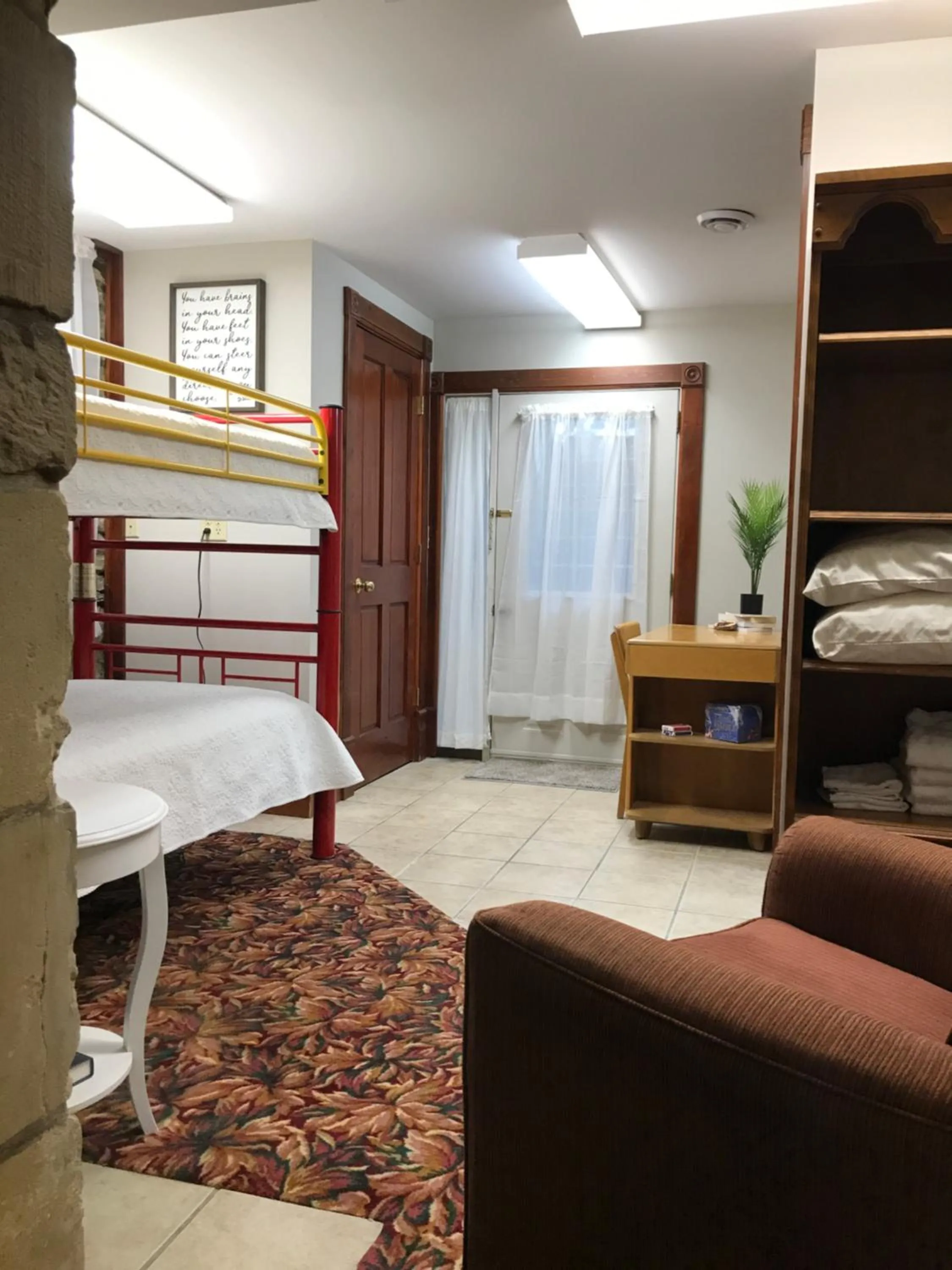 bunk bed, Bed in The Nauvoo Grand Bed & Breakfast