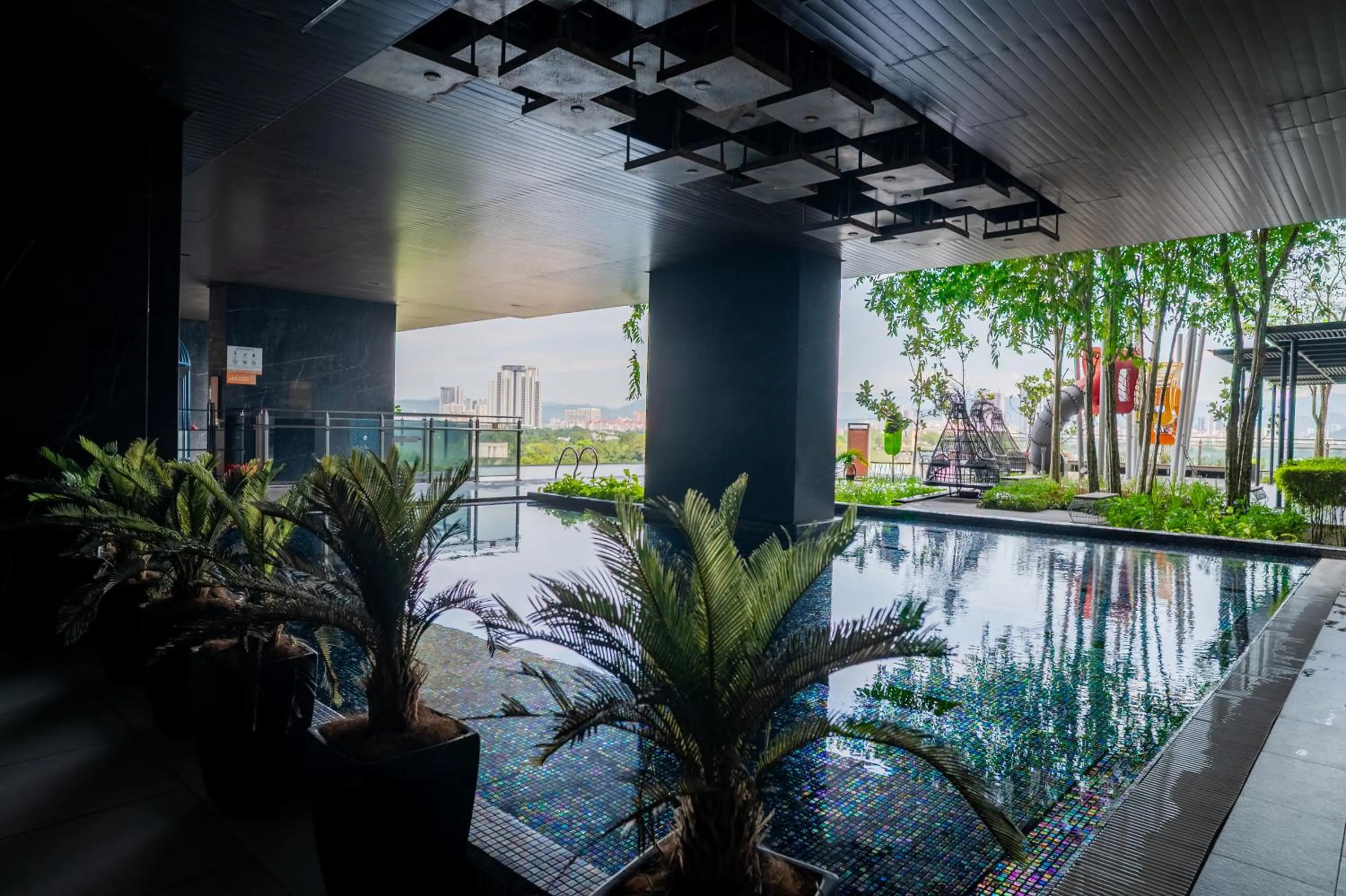 Swimming pool in EXPRESSIONZ KLCC BY MANA-MANA