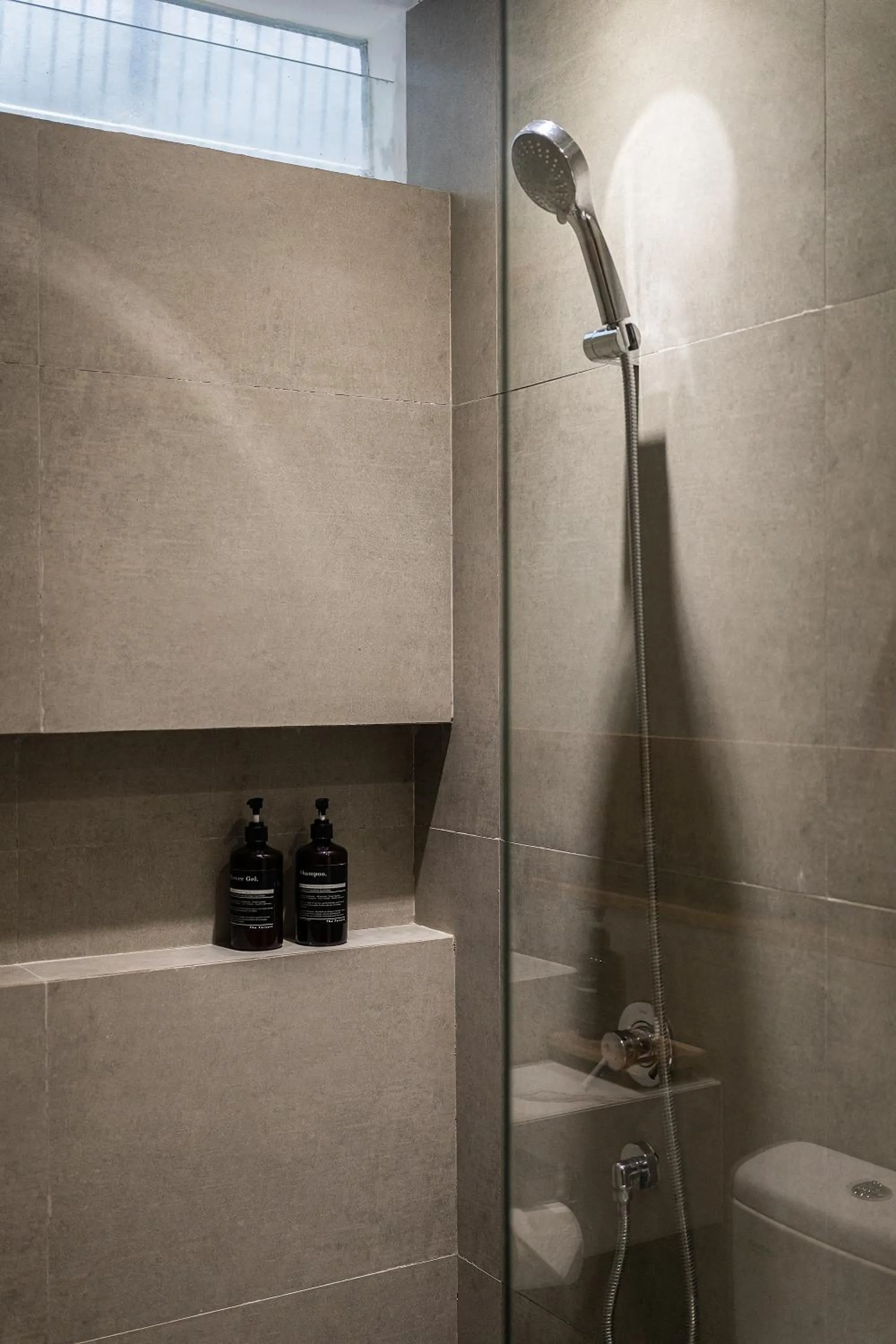 Bathroom in Forseti Athena