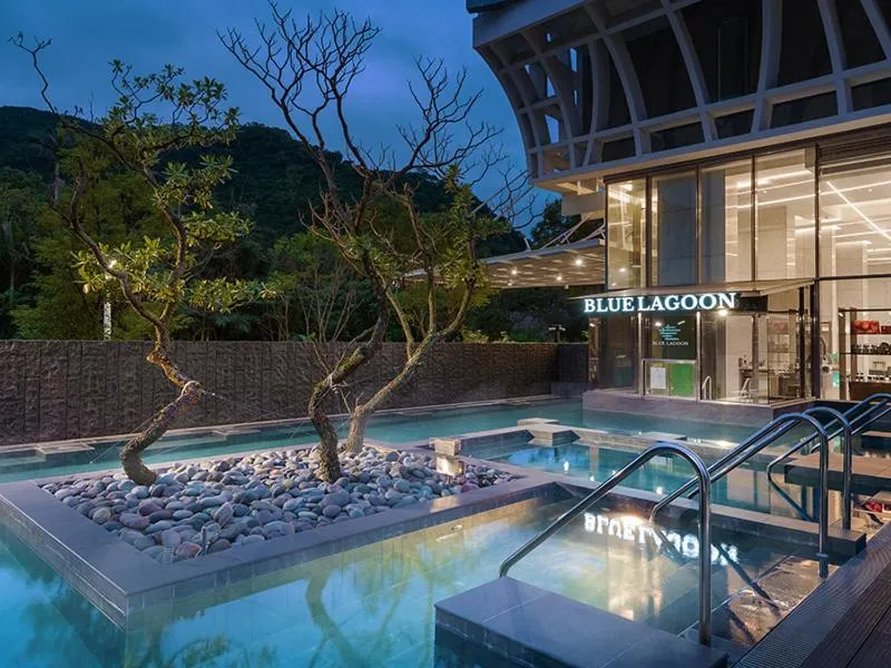 Hot Spring Bath in Orient Luxury Hotel-Jiaoxi