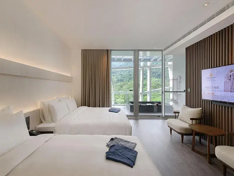 Quadruple Room with Mountain View in Orient Luxury Hotel-Jiaoxi Quadruple Room with Mountain View in Orient Luxury Hotel-Jiaoxi