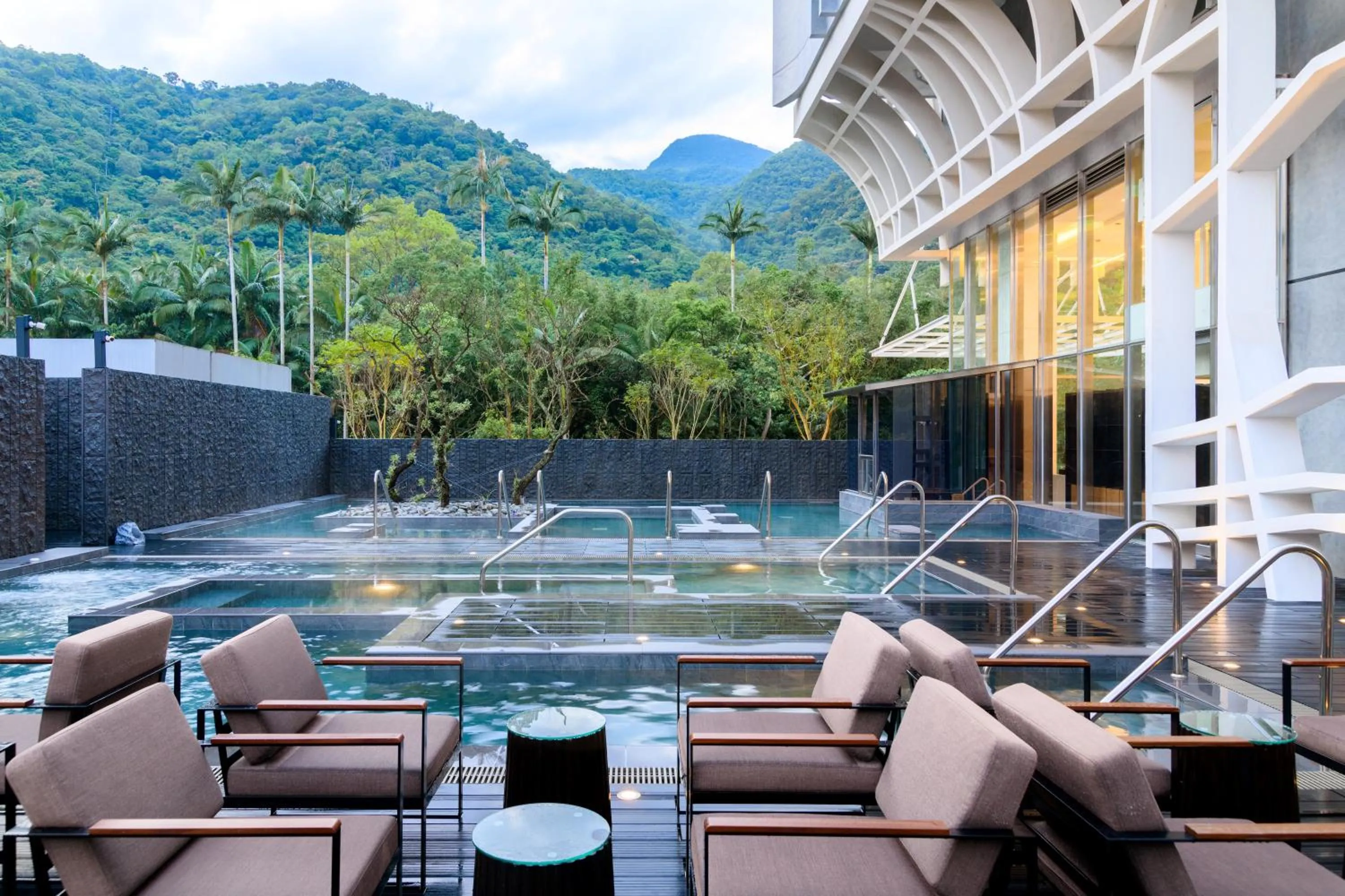 Patio in Orient Luxury Hotel-Jiaoxi