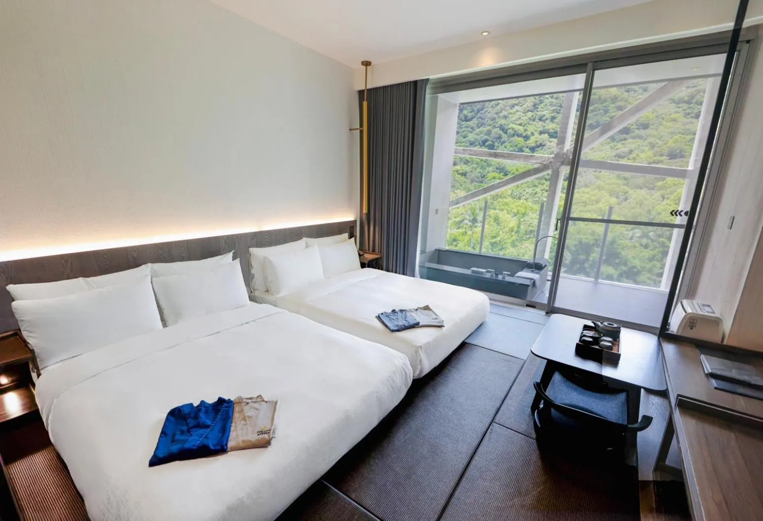 Bed in Orient Luxury Hotel-Jiaoxi