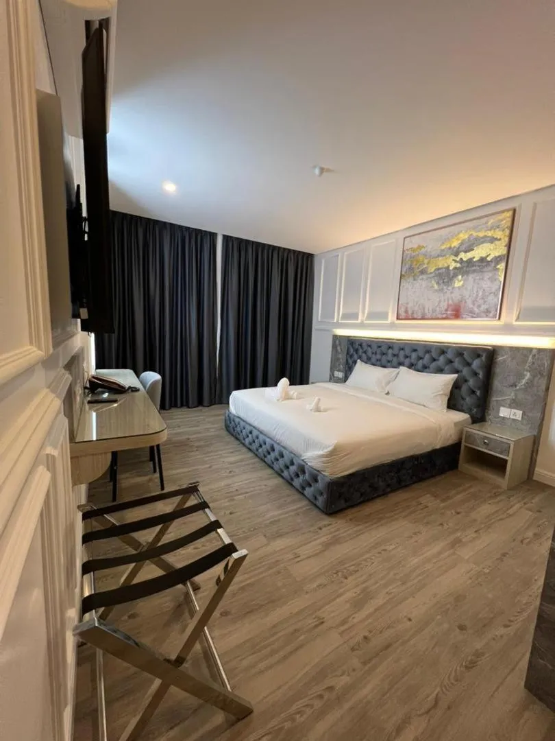 Living room, Bed in Frazel Heritage Hotel