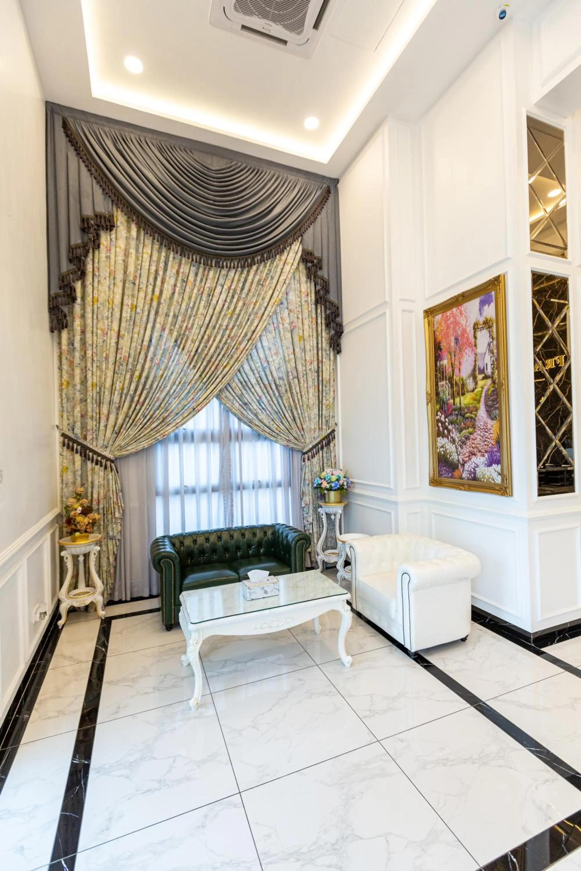 Seating area in Frazel Heritage Hotel