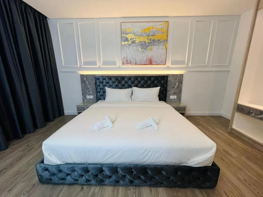 Photo of the whole room, Bed in Frazel Heritage Hotel