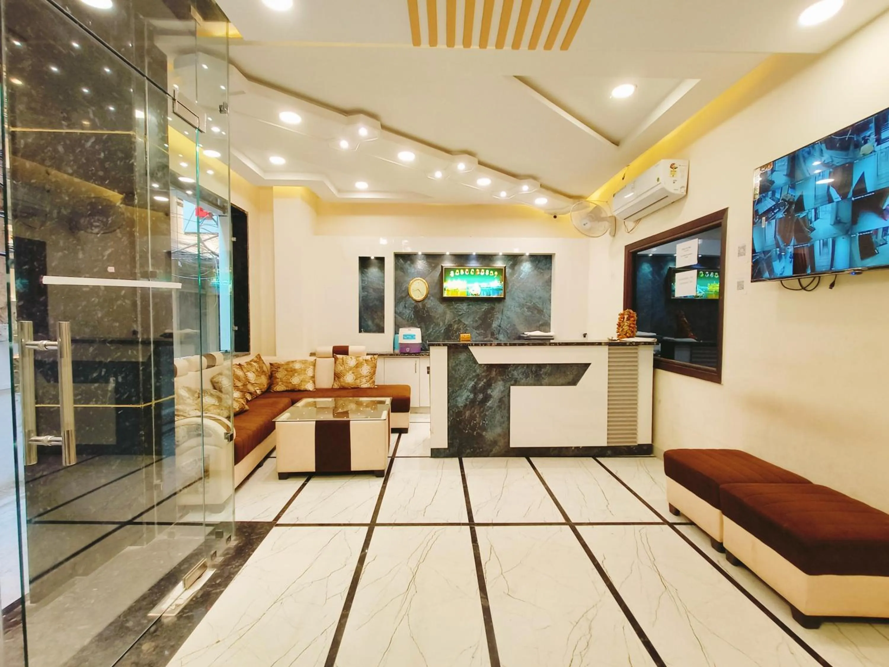 Lobby or reception in Hotel Bansal Paradise near golden temple